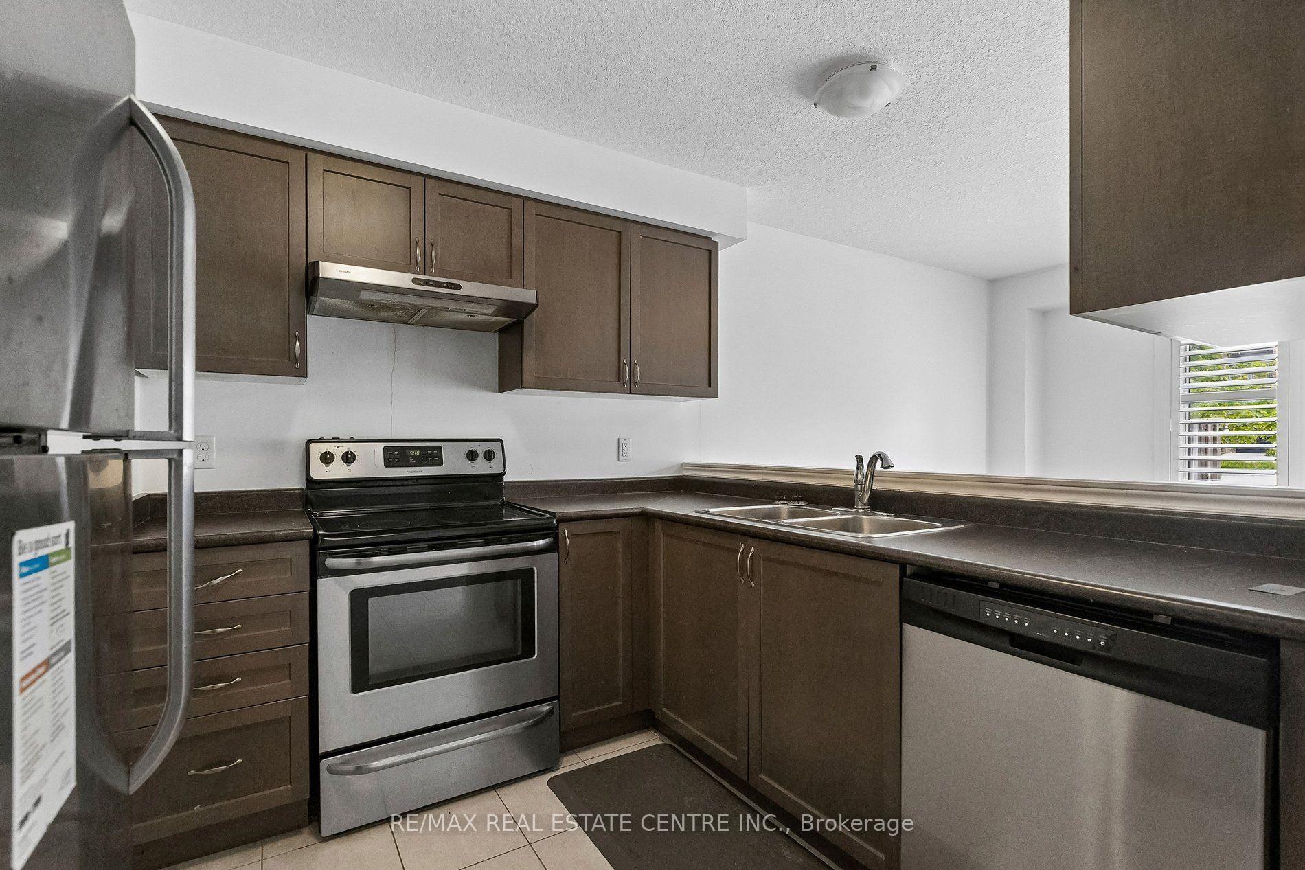 Photo 30 of Unit 30O, 30 Oldfield Drive, Guelph, Pineridge/Westminster Woods — HOMEH