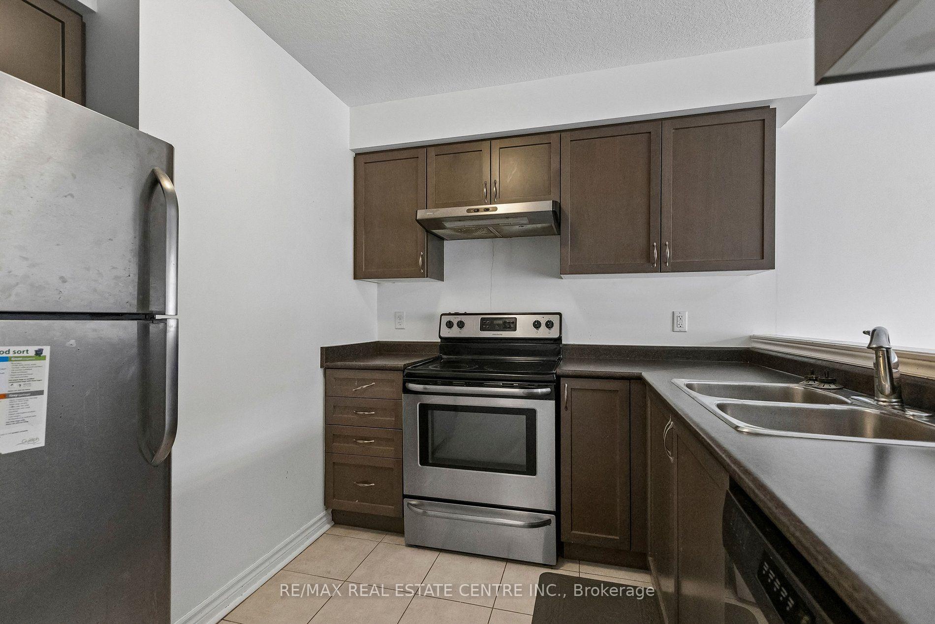 Photo 31 of Unit 30O, 30 Oldfield Drive, Guelph, Pineridge/Westminster Woods — HOMEH