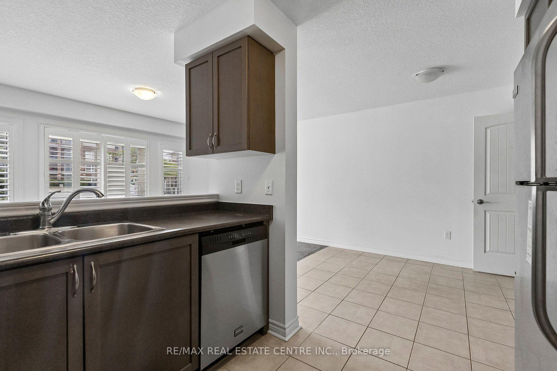 Photo 32 of Unit 30O, 30 Oldfield Drive, Guelph, Pineridge/Westminster Woods — HOMEH