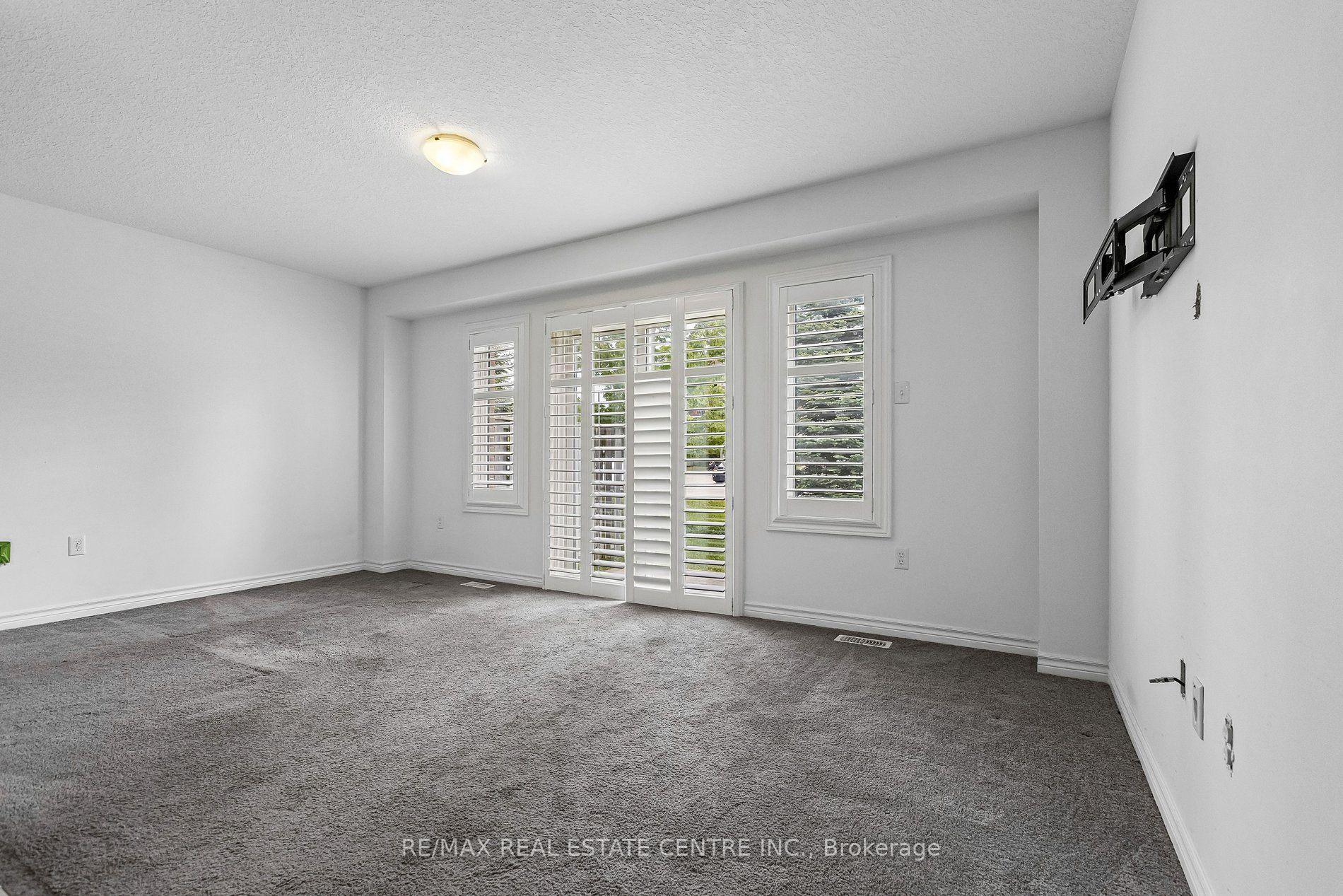 Photo 33 of Unit 30O, 30 Oldfield Drive, Guelph, Pineridge/Westminster Woods — HOMEH