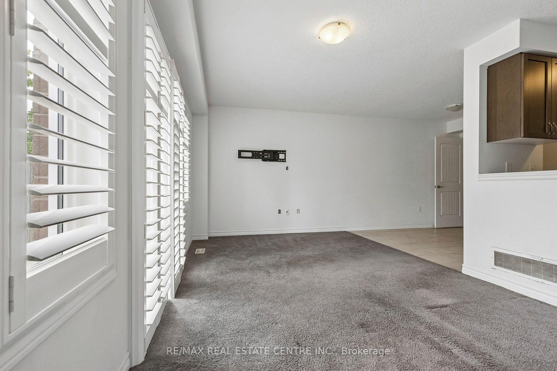Photo 36 of Unit 30O, 30 Oldfield Drive, Guelph, Pineridge/Westminster Woods — HOMEH