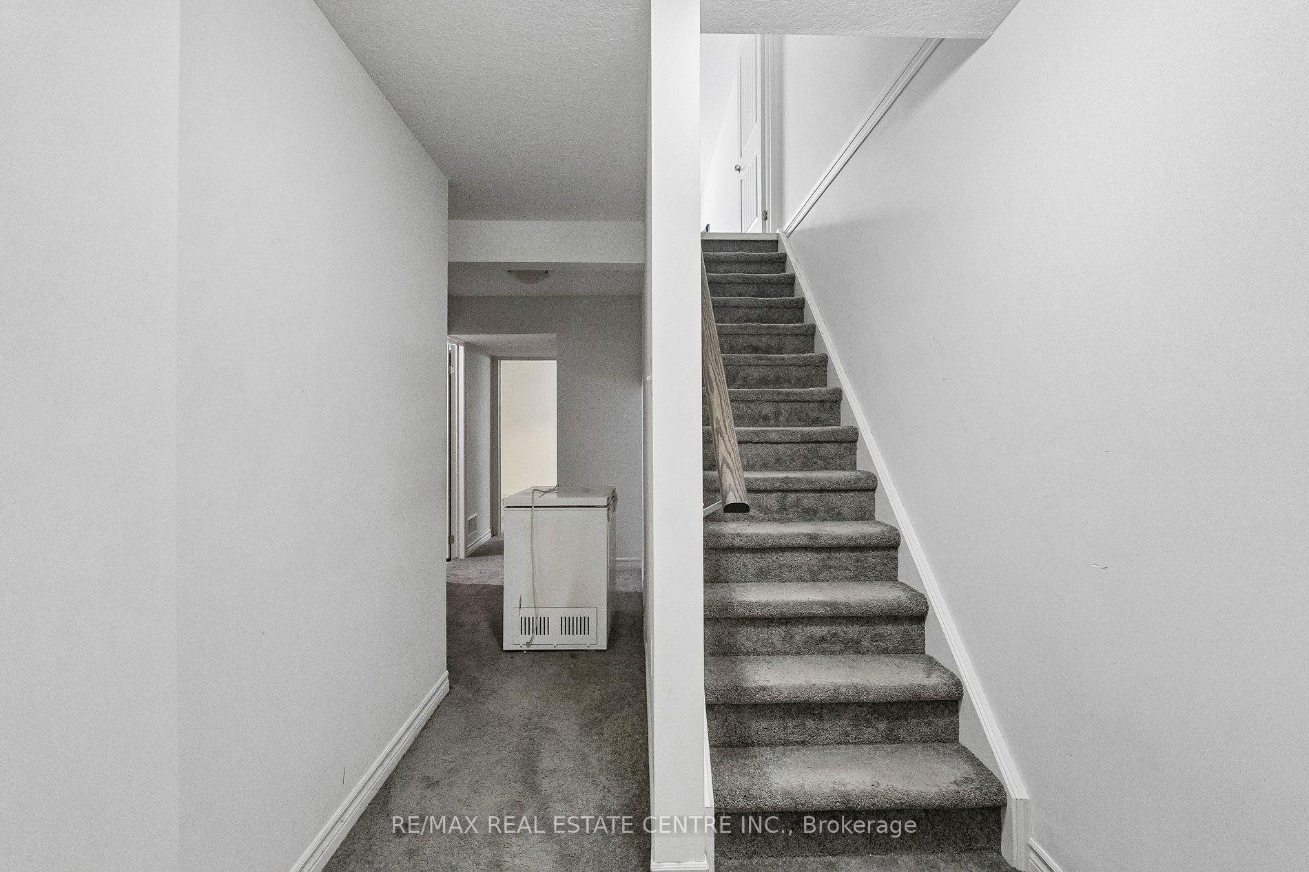 Photo 55 of Unit 30O, 30 Oldfield Drive, Guelph, Pineridge/Westminster Woods — HOMEH