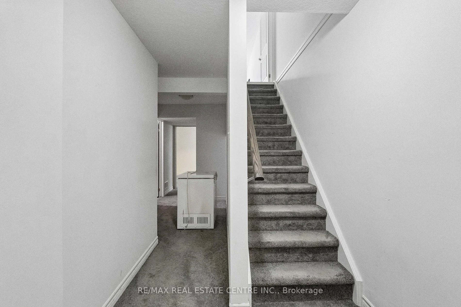 Photo 4 of Unit 30O, 30 Oldfield Drive, Guelph, Pineridge/Westminster Woods — HOMEH