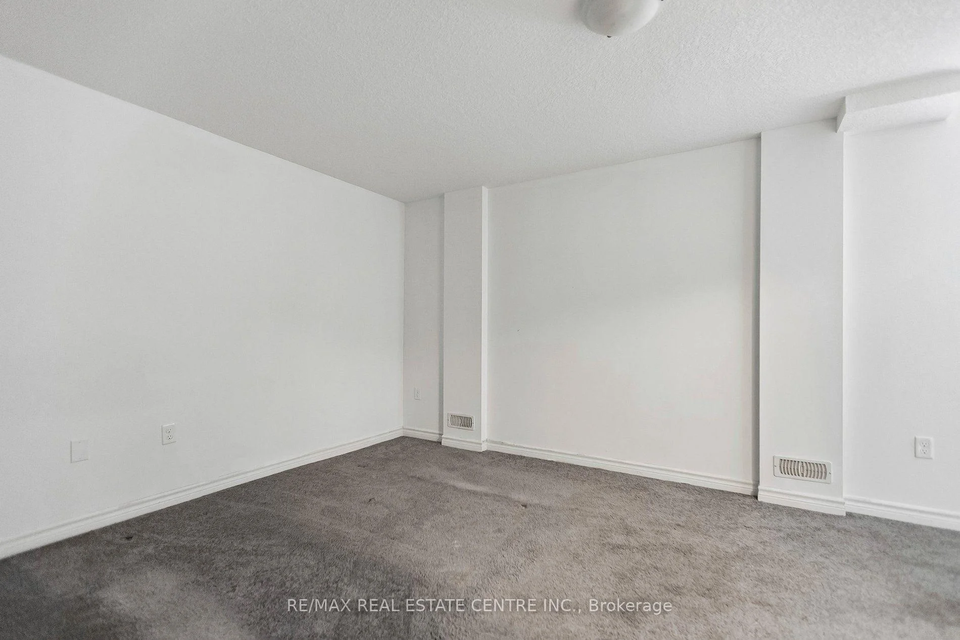 Photo 17 of Unit 30O, 30 Oldfield Drive, Guelph, Pineridge/Westminster Woods — HOMEH