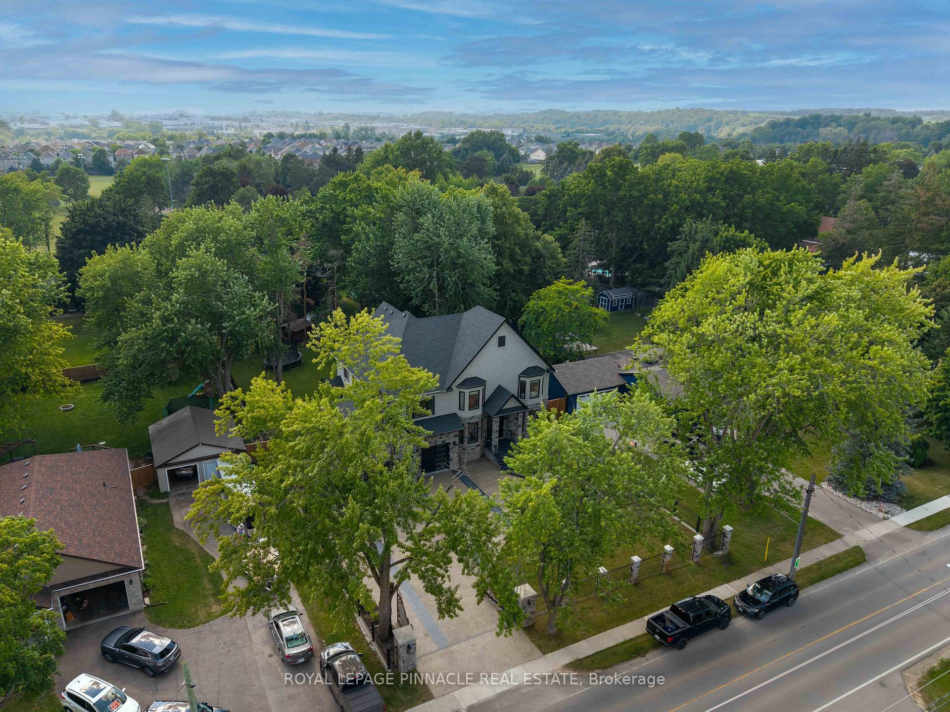 Photo 2 of 138 Woolwich Street S, Woolwich, Breslau — HOMEH