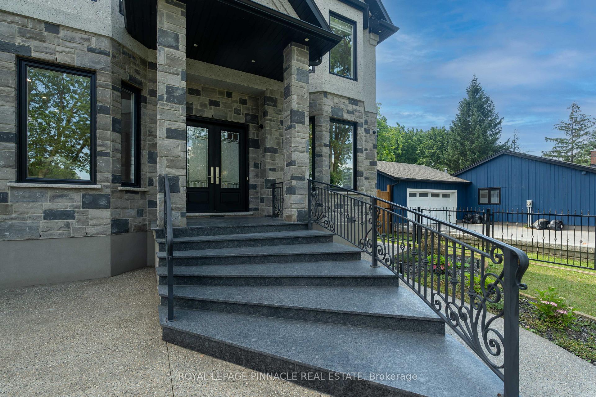 Photo 5 of 138 Woolwich Street S, Woolwich, Breslau — HOMEH