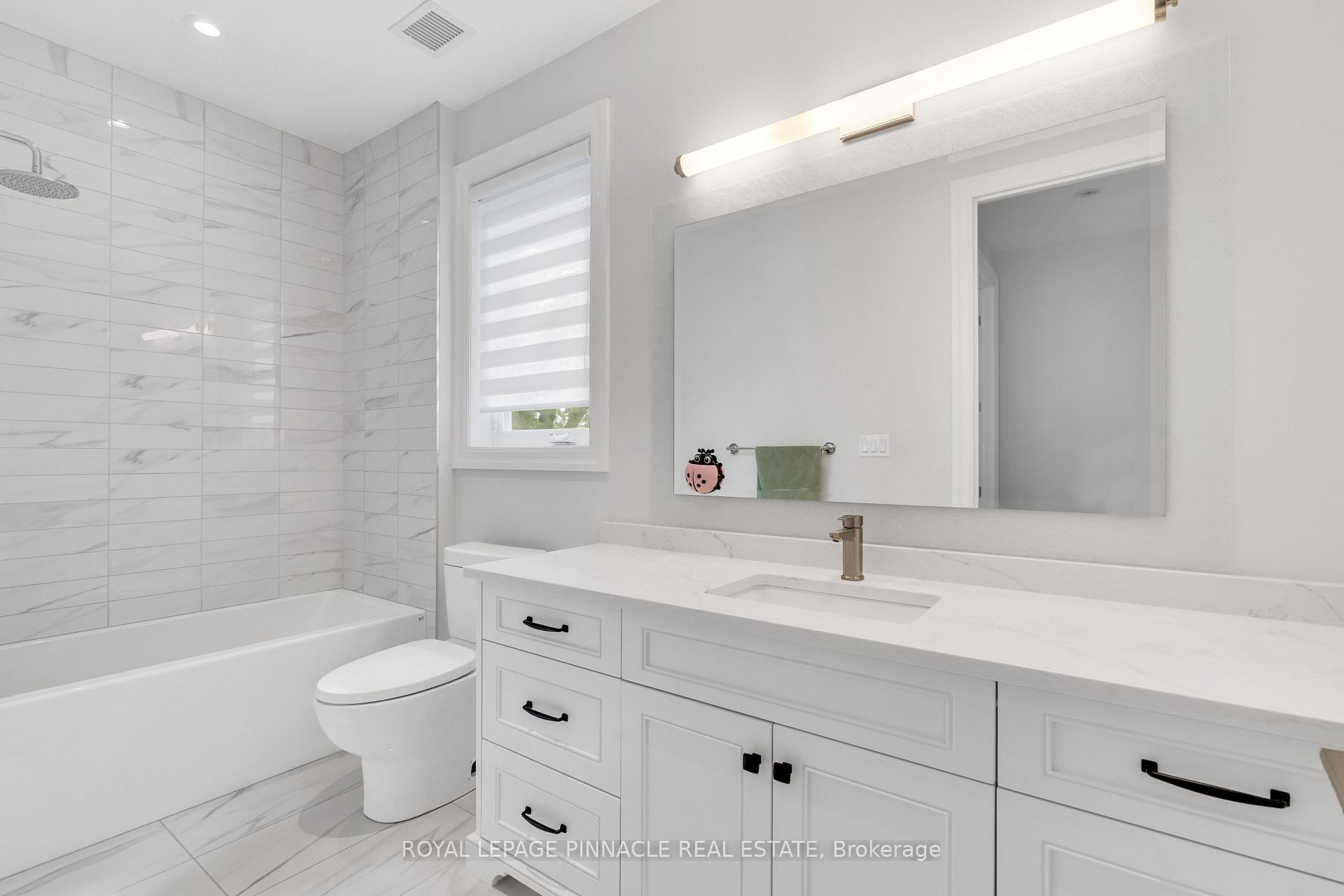 Photo 37 of 138 Woolwich Street S, Woolwich, Breslau — HOMEH