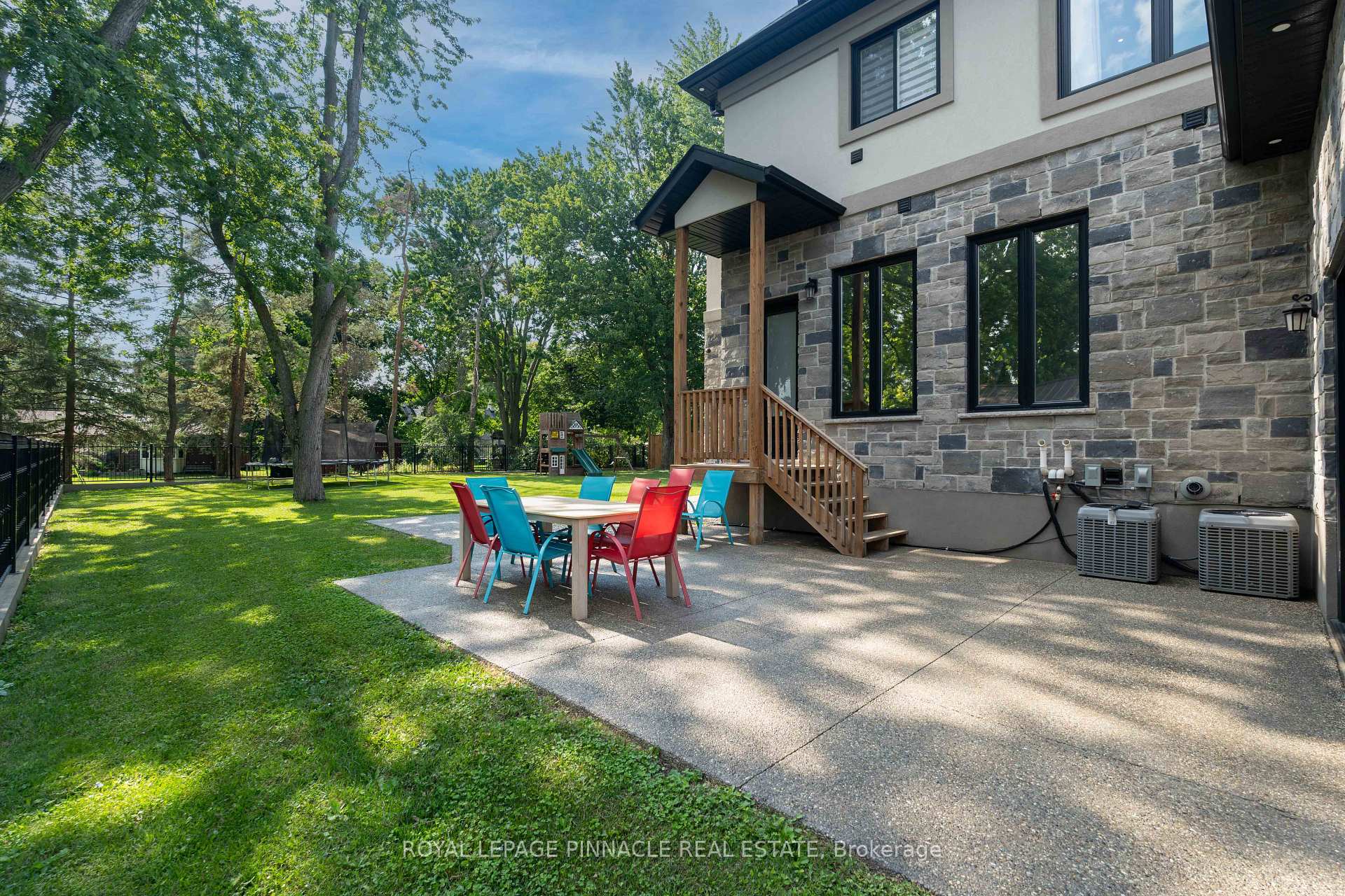 Photo 44 of 138 Woolwich Street S, Woolwich, Breslau — HOMEH