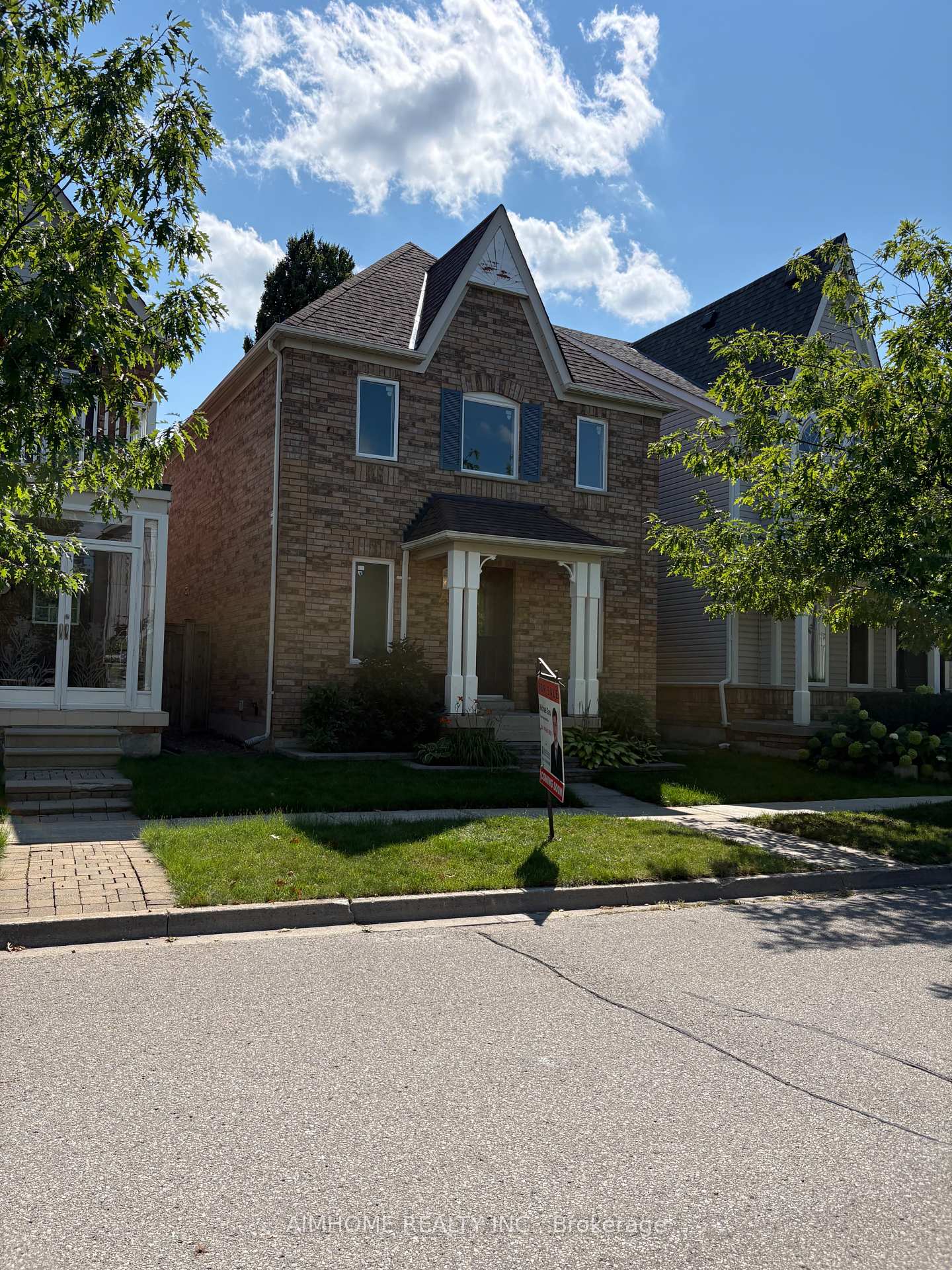 Photo 2 of 23 Bruce Creek Drive, Markham, Angus Glen — HOMEH
