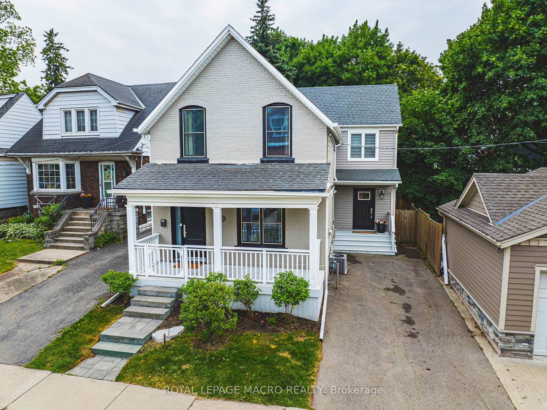 Front of 25 Orchard Hill