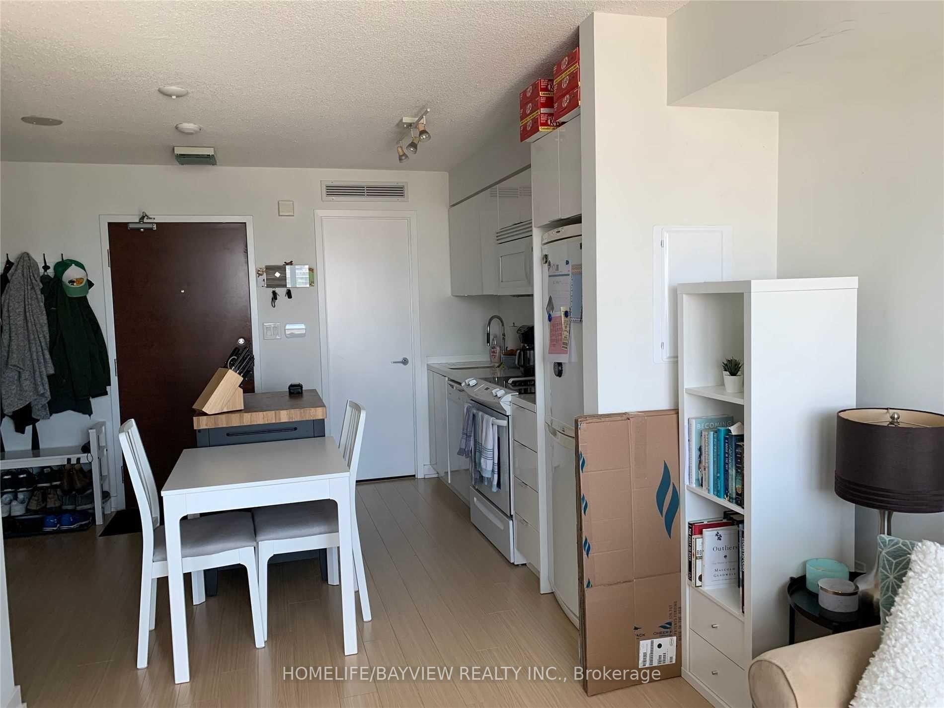 Photo 10 of Unit #1201, 15 Iceboat Terrace, Toronto, Waterfront Communities — HOMEH