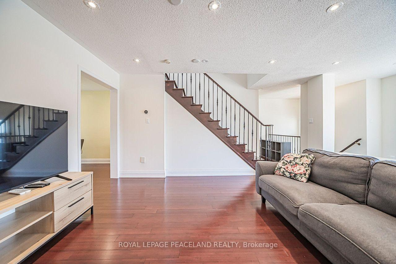 Photo 11 of 110 Foxfield Crescent, Vaughan, Patterson — HOMEH