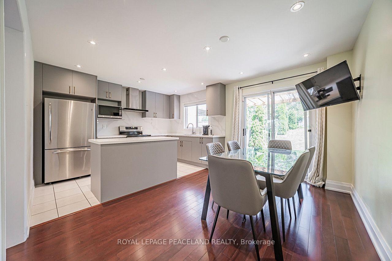Photo 12 of 110 Foxfield Crescent, Vaughan, Patterson — HOMEH
