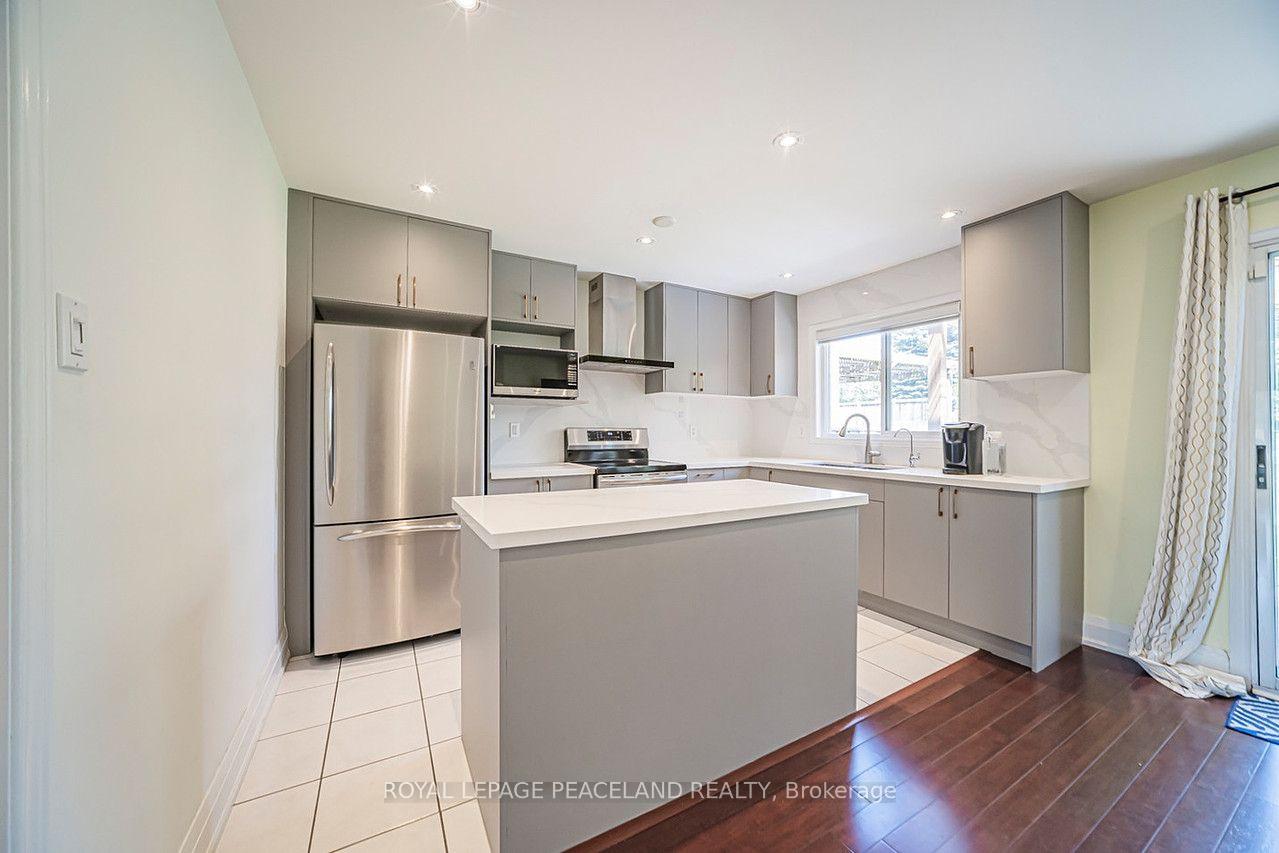 Photo 16 of 110 Foxfield Crescent, Vaughan, Patterson — HOMEH