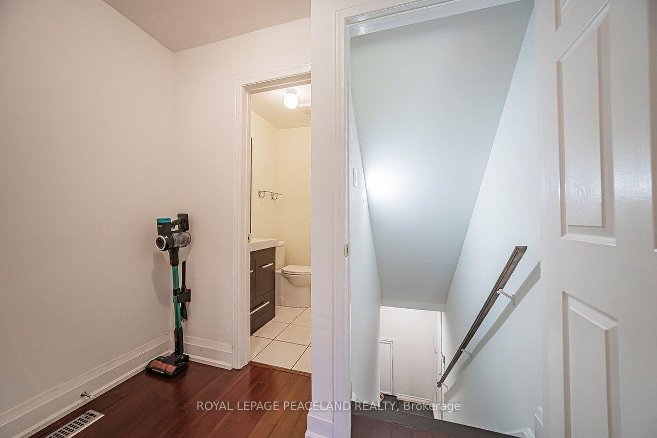 Photo 23 of 110 Foxfield Crescent, Vaughan, Patterson — HOMEH