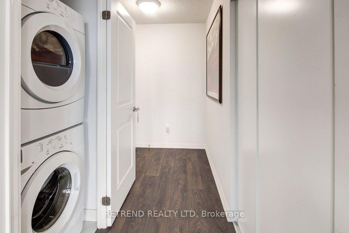 Photo 3 of Unit 2004, 400 Adelaide Street E, Toronto, Moss Park — HOMEH