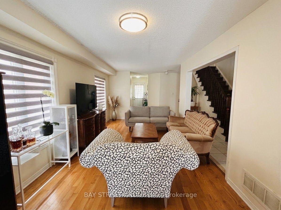 Photo 2 of 53 tara Crescent, Markham, Cedarwood — HOMEH