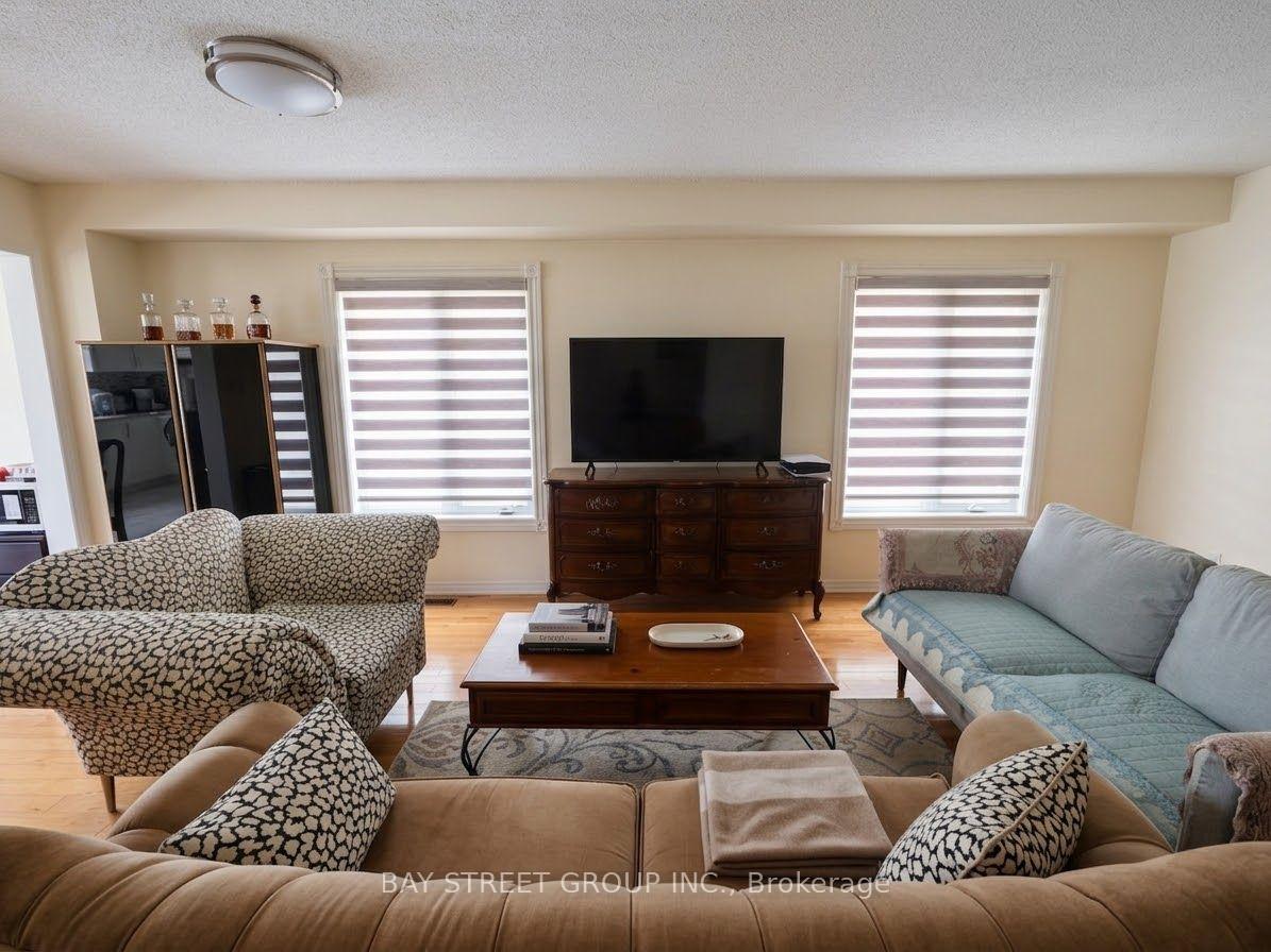 Photo 6 of 53 tara Crescent, Markham, Cedarwood — HOMEH