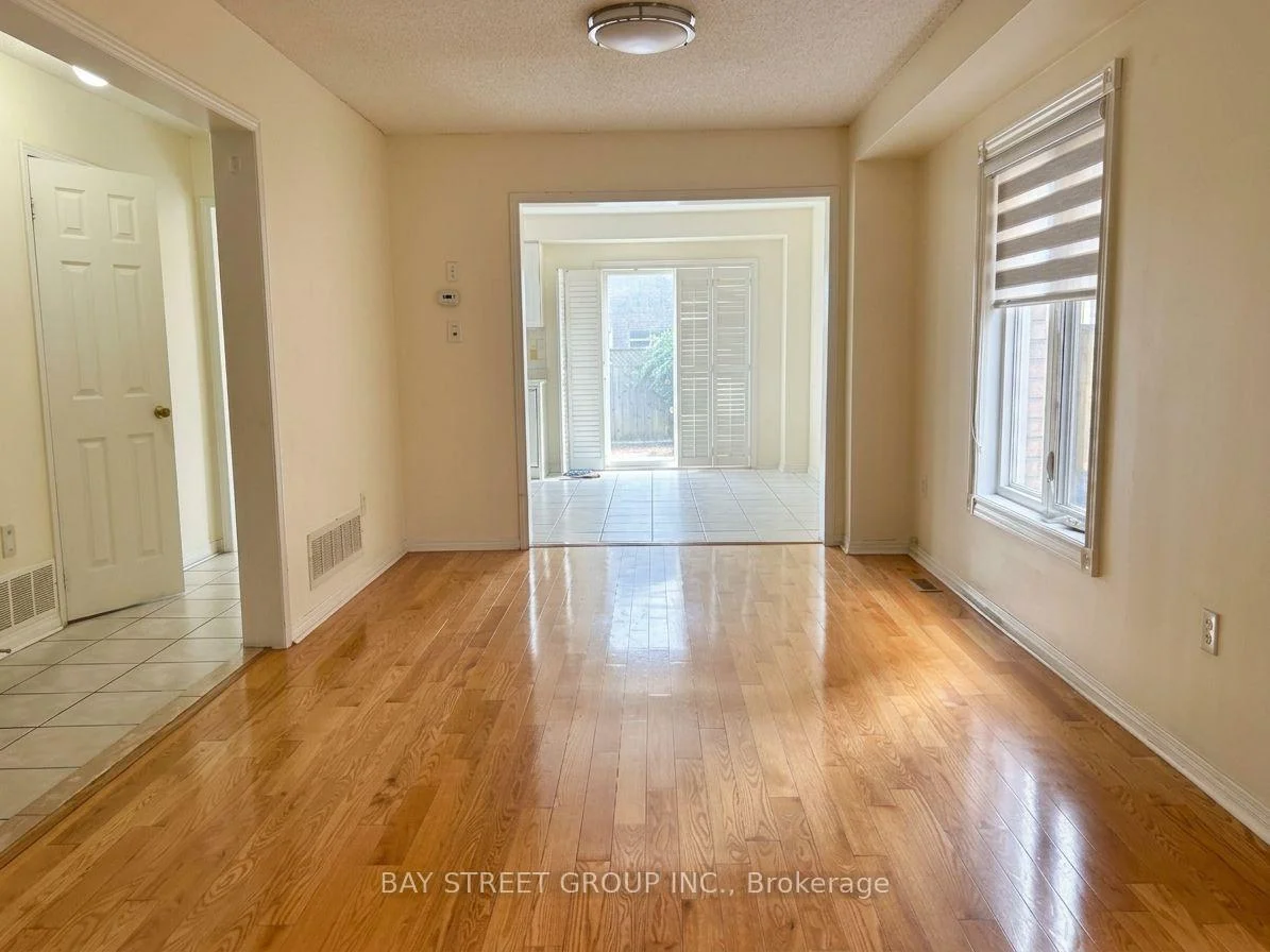 Photo 3 of 53 tara Crescent, Markham, Cedarwood — HOMEH
