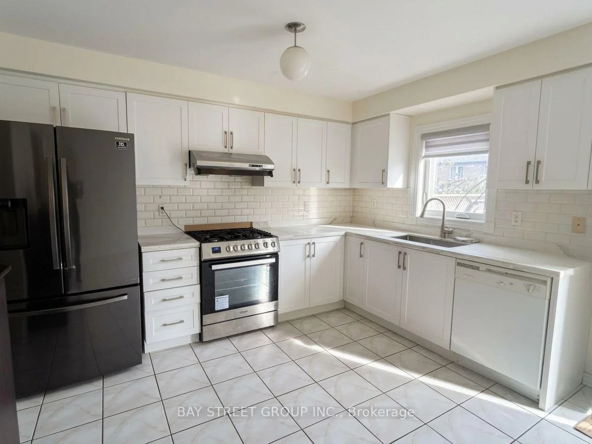 Photo 9 of 53 tara Crescent, Markham, Cedarwood — HOMEH