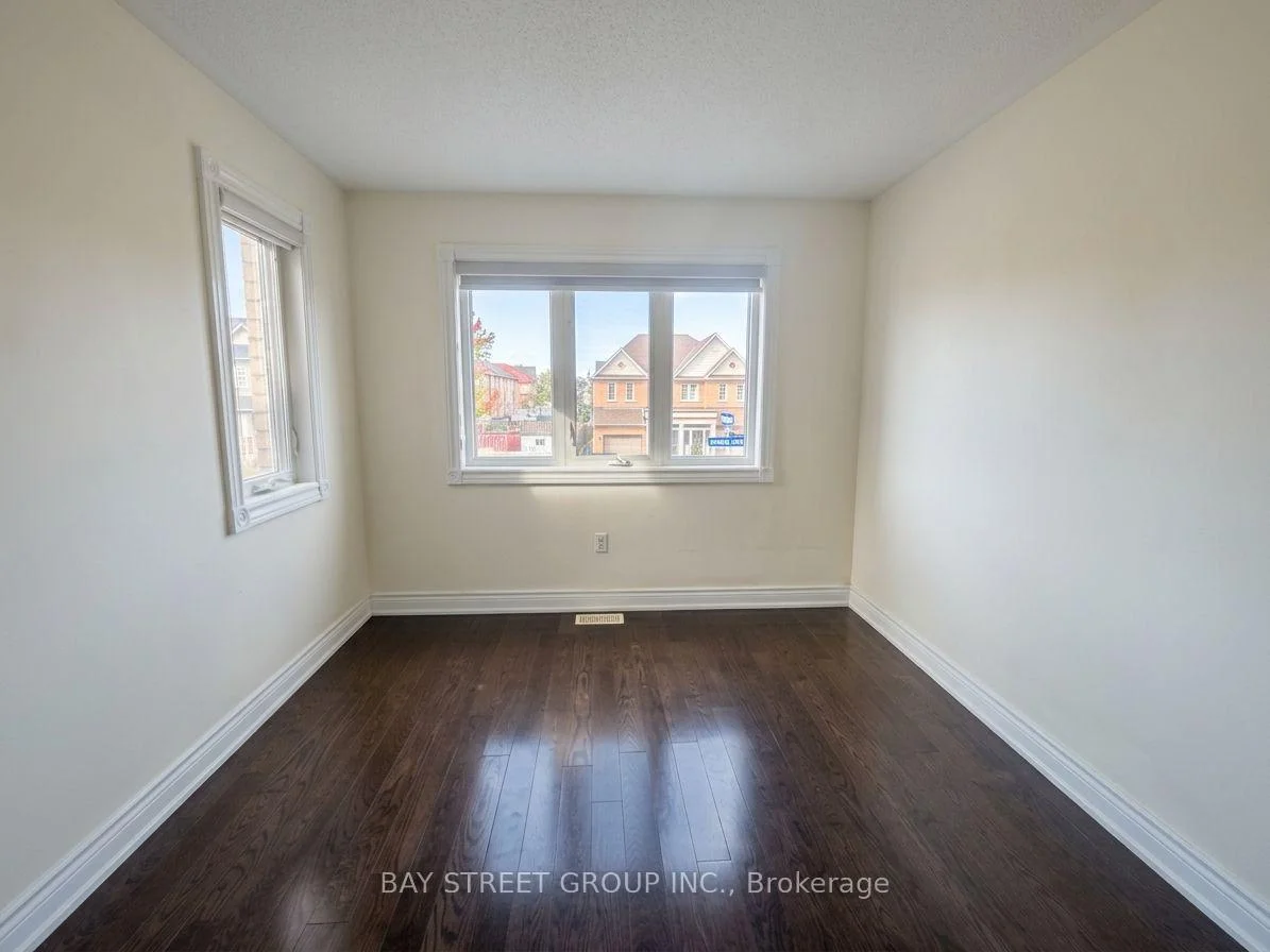 Photo 11 of 53 tara Crescent, Markham, Cedarwood — HOMEH