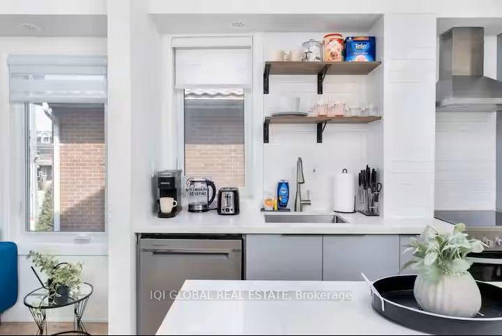 Photo of Unit 2nd Floor, 525 Ossington Avenue