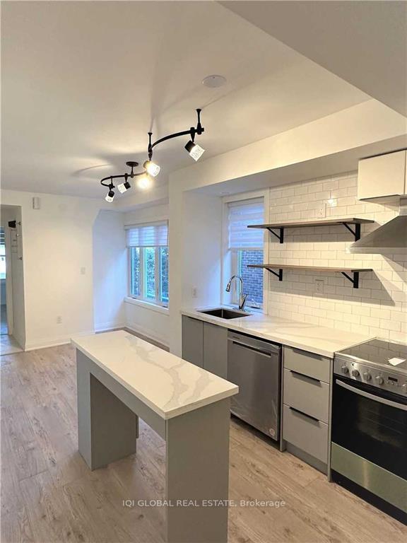 Photo 2 of Unit Mainfloor, 525 Ossington Avenue, Toronto, Palmerston-Little Italy — HOMEH