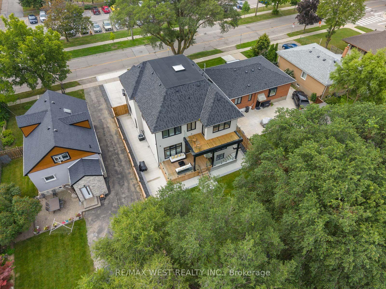 Photo 19 of 46 Golfdown Drive, Etobicoke, Elms-Old Rexdale — HOMEH
