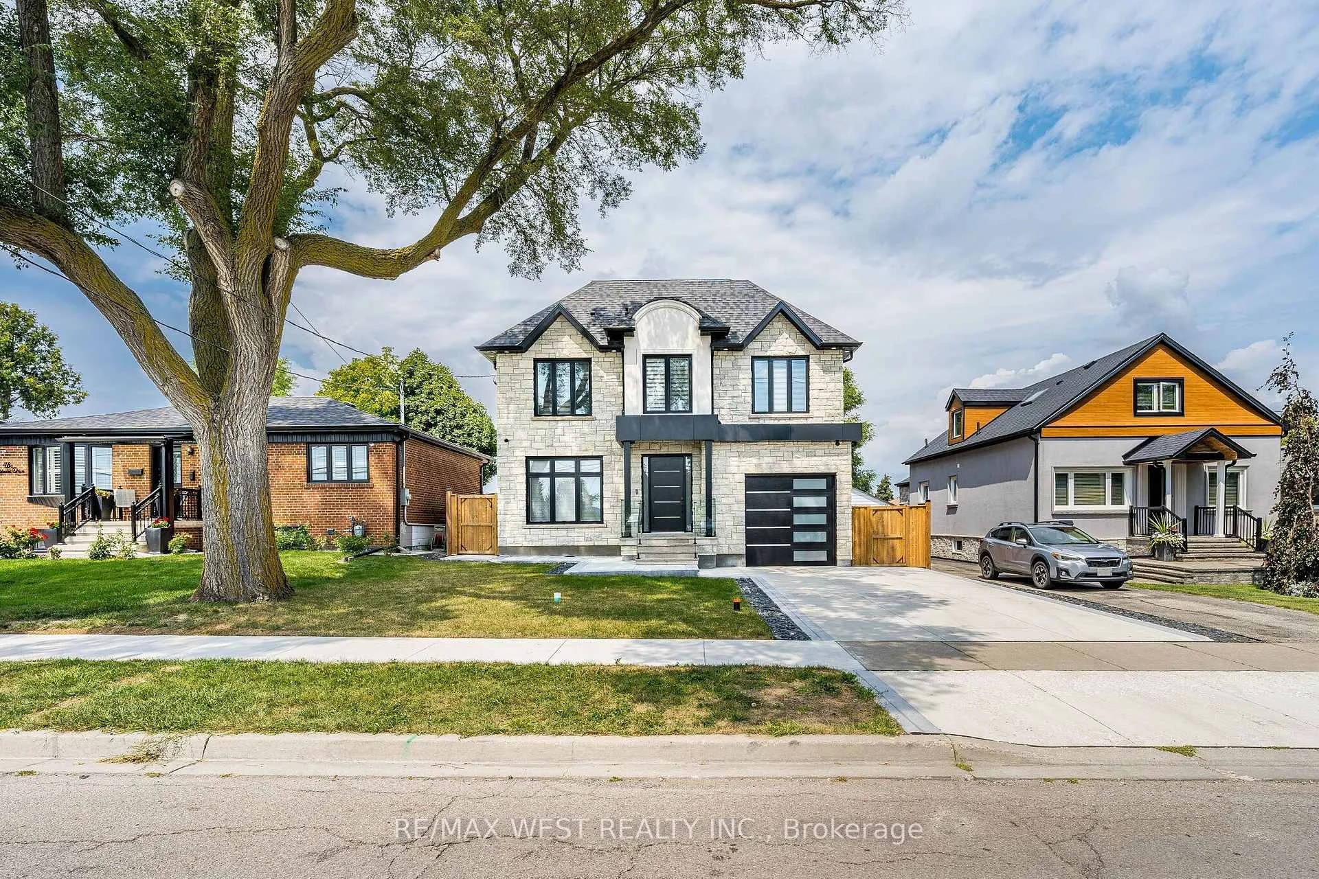 Photo 8 of 46 Golfdown Drive, Etobicoke, Elms-Old Rexdale — HOMEH