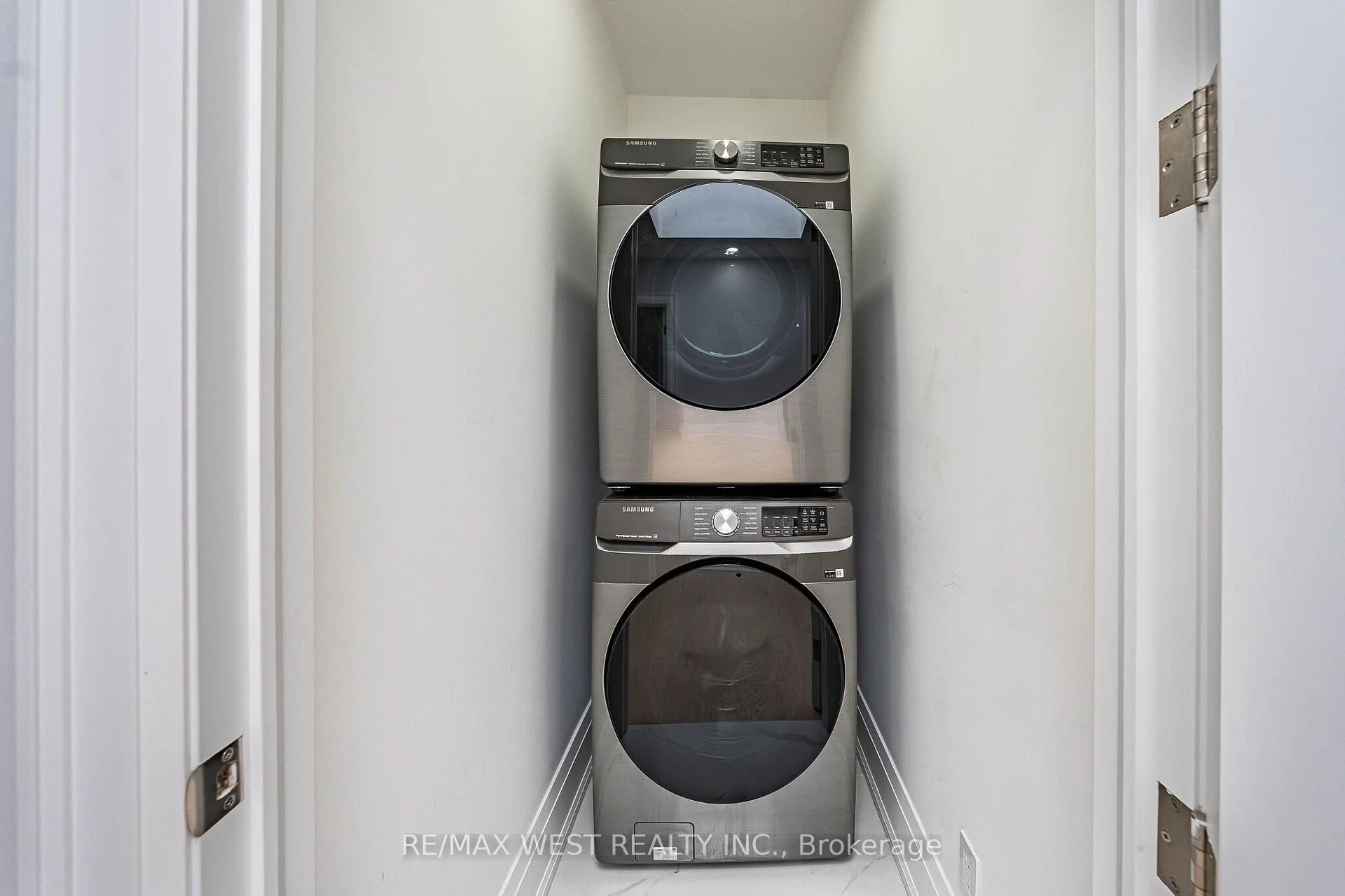 Photo 44 of 46 Golfdown Drive, Etobicoke, Elms-Old Rexdale — HOMEH