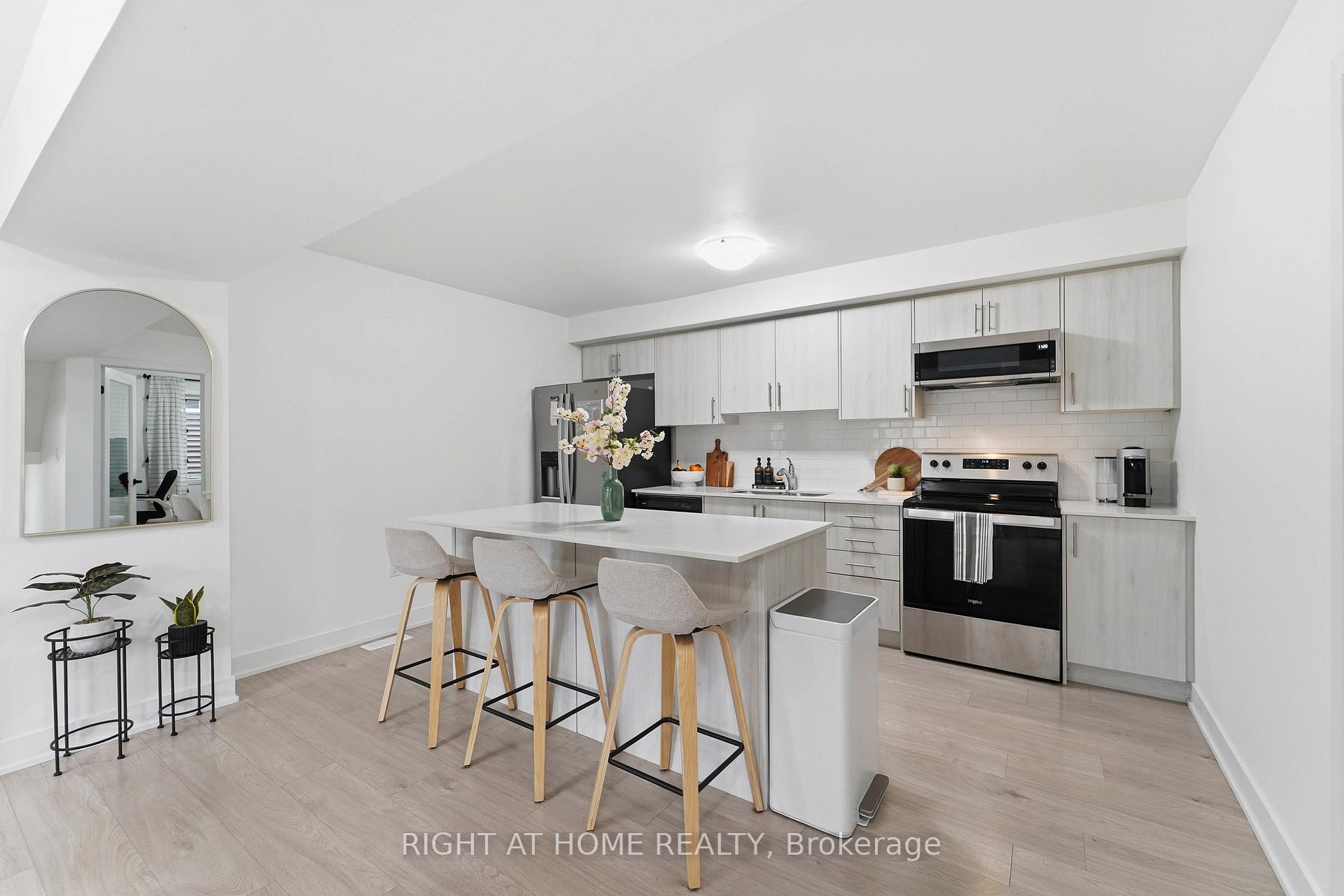 Photo 10 of 50 Hay Lane, Barrie, Rural Barrie Southeast — HOMEH