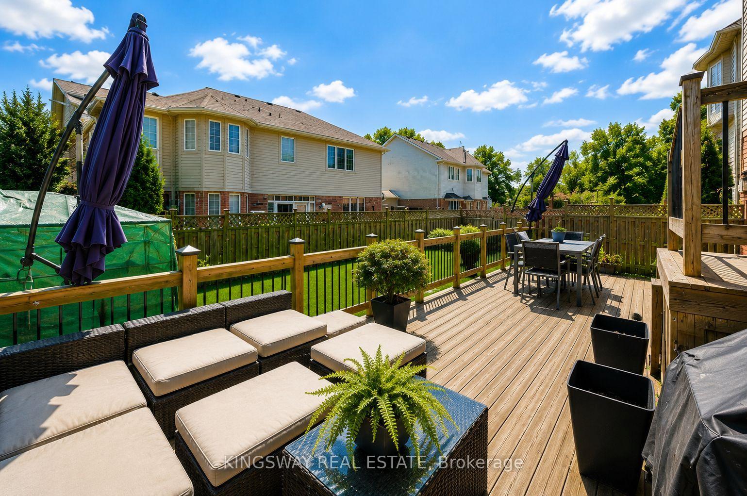 Photo 3 of 222 Baldwin Drive, Cambridge, Silver Heights — HOMEH