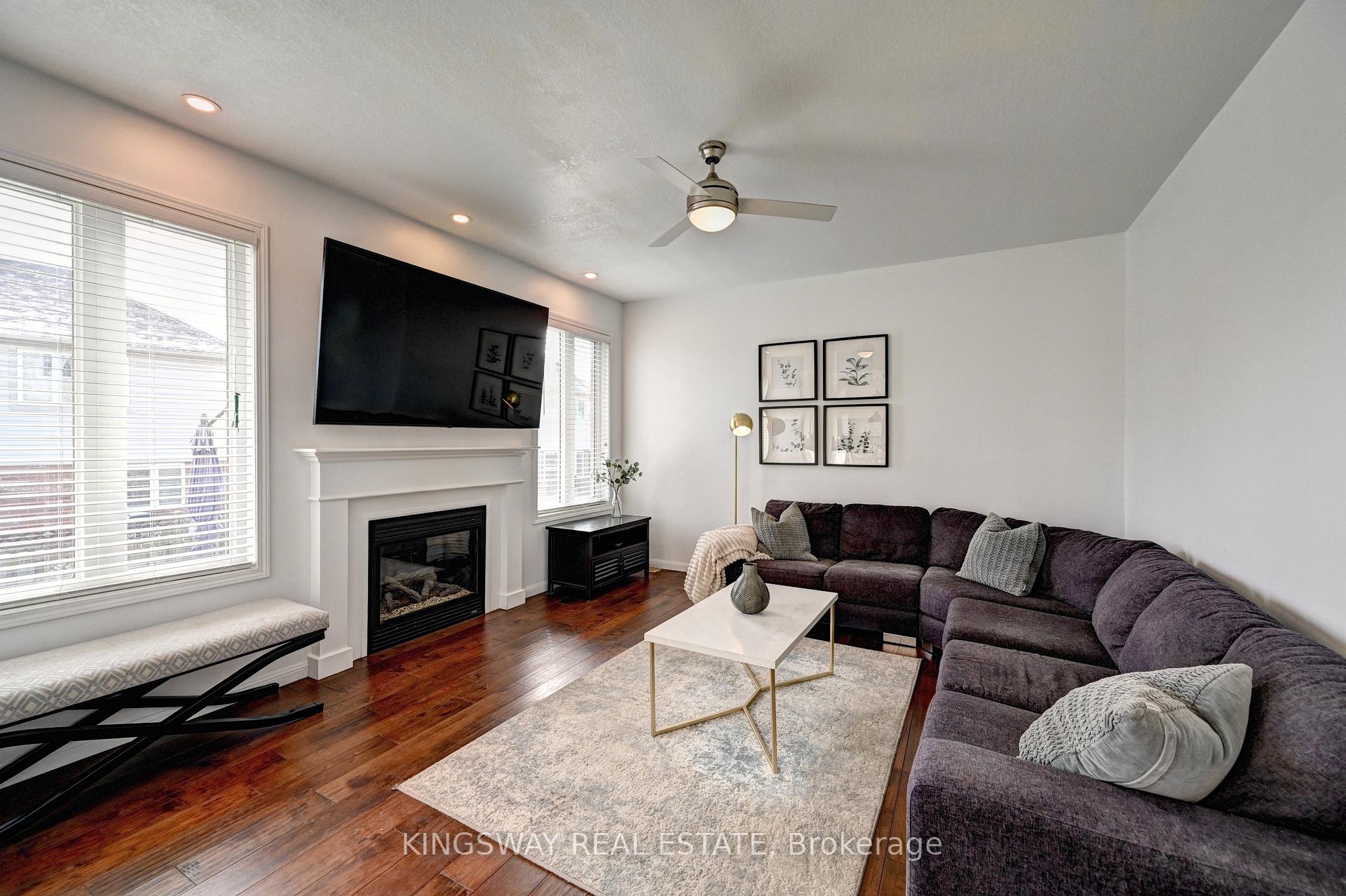 Photo 12 of 222 Baldwin Drive, Cambridge, Silver Heights — HOMEH