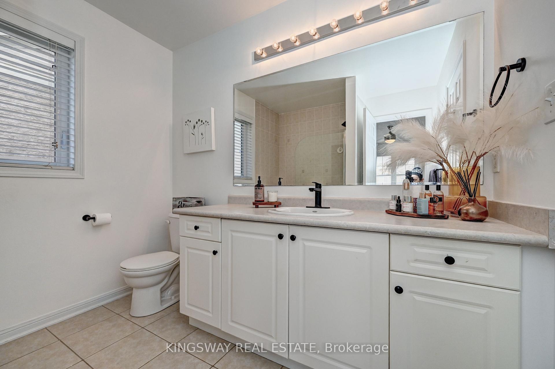Photo 26 of 222 Baldwin Drive, Cambridge, Silver Heights — HOMEH