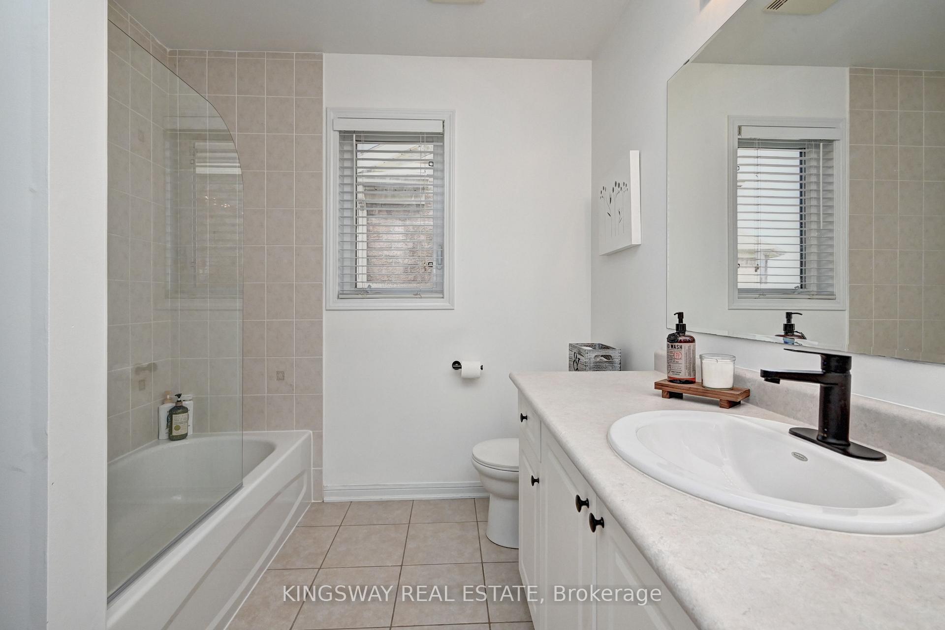 Photo 28 of 222 Baldwin Drive, Cambridge, Silver Heights — HOMEH