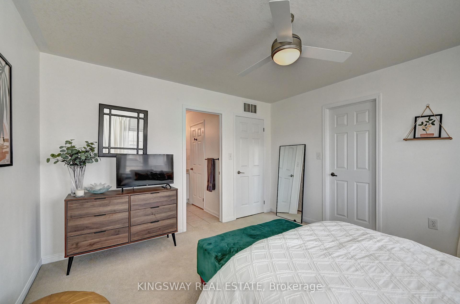 Photo 29 of 222 Baldwin Drive, Cambridge, Silver Heights — HOMEH
