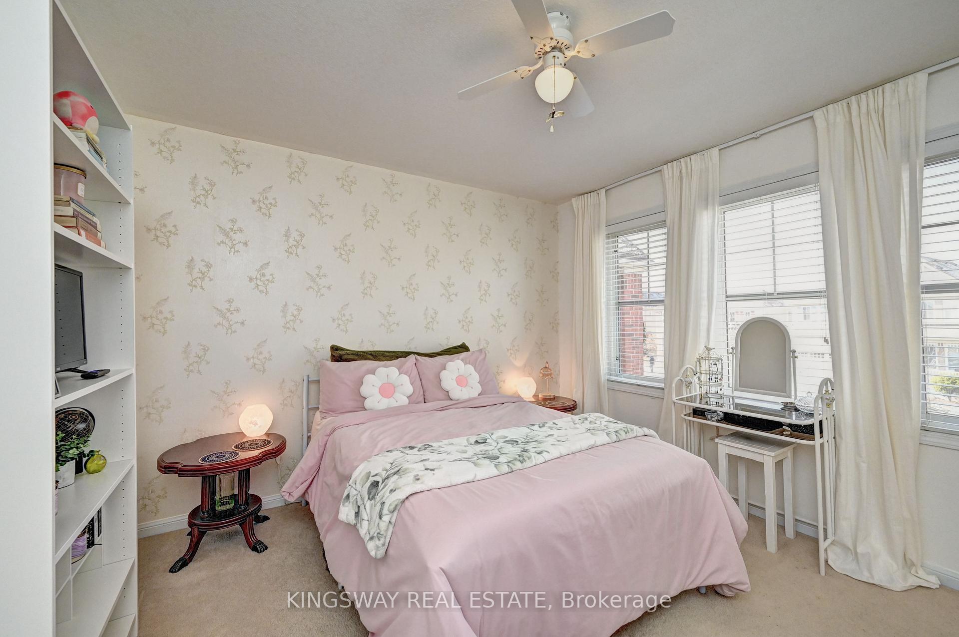 Photo 33 of 222 Baldwin Drive, Cambridge, Silver Heights — HOMEH