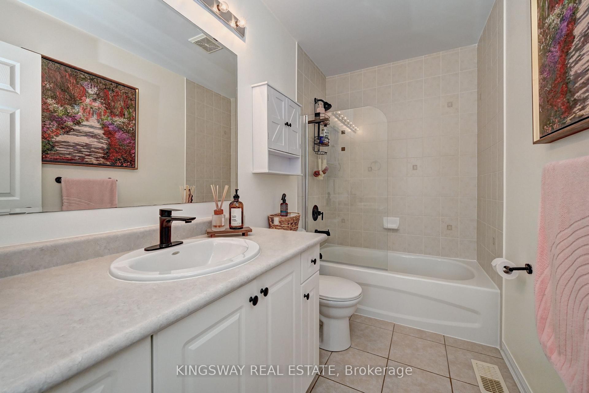 Photo 35 of 222 Baldwin Drive, Cambridge, Silver Heights — HOMEH