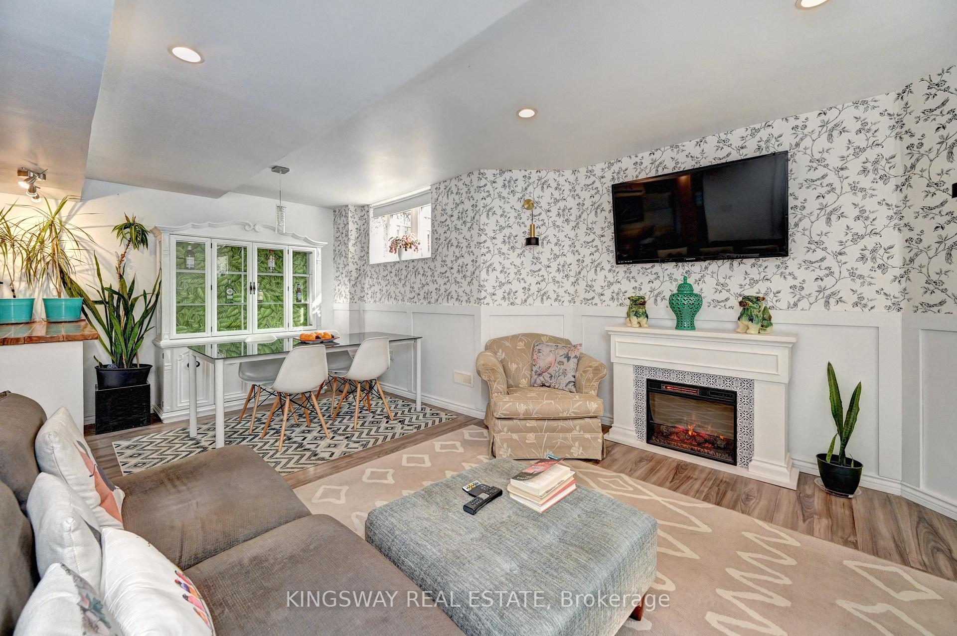Photo 39 of 222 Baldwin Drive, Cambridge, Silver Heights — HOMEH