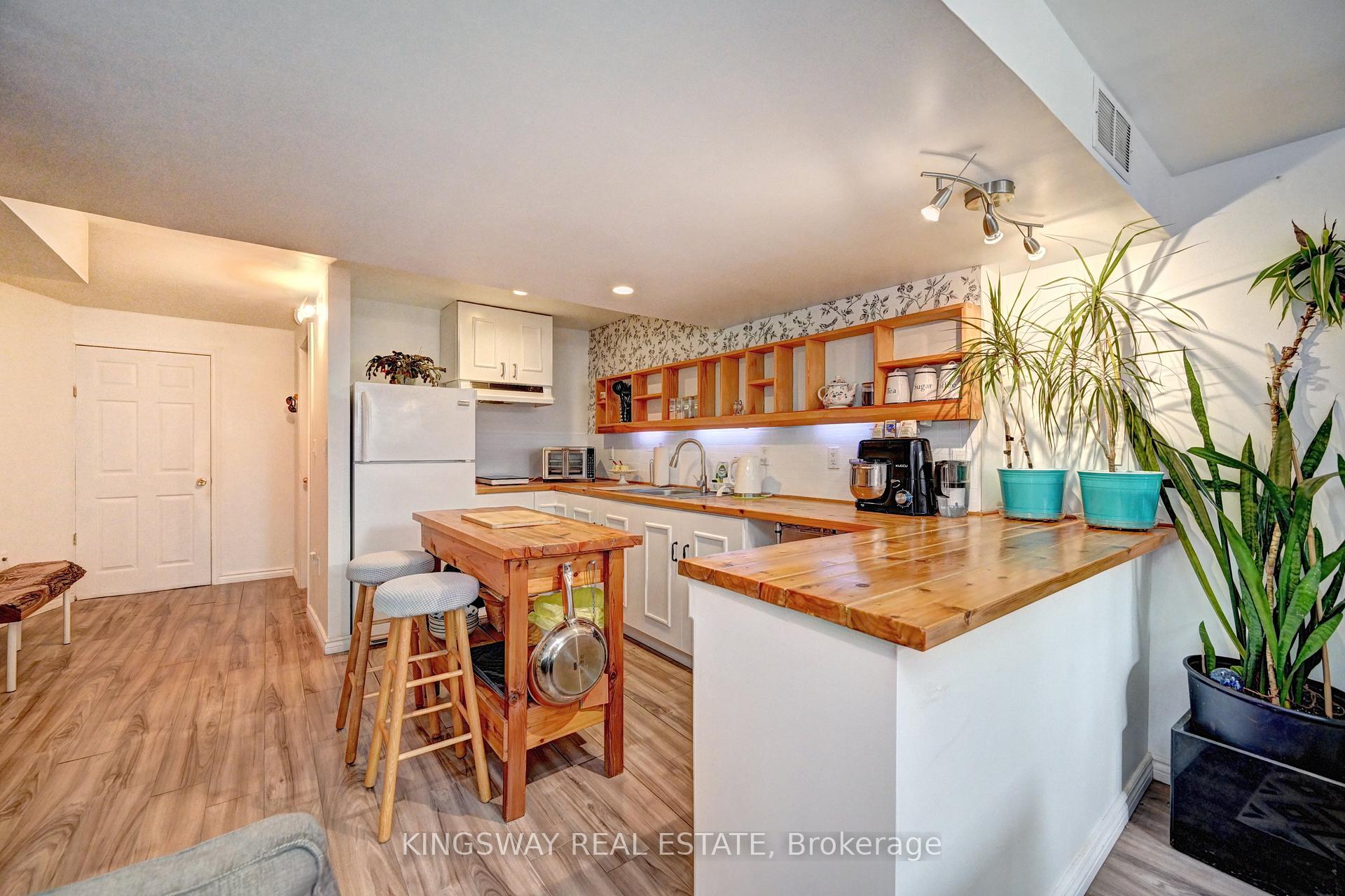 Photo 44 of 222 Baldwin Drive, Cambridge, Silver Heights — HOMEH