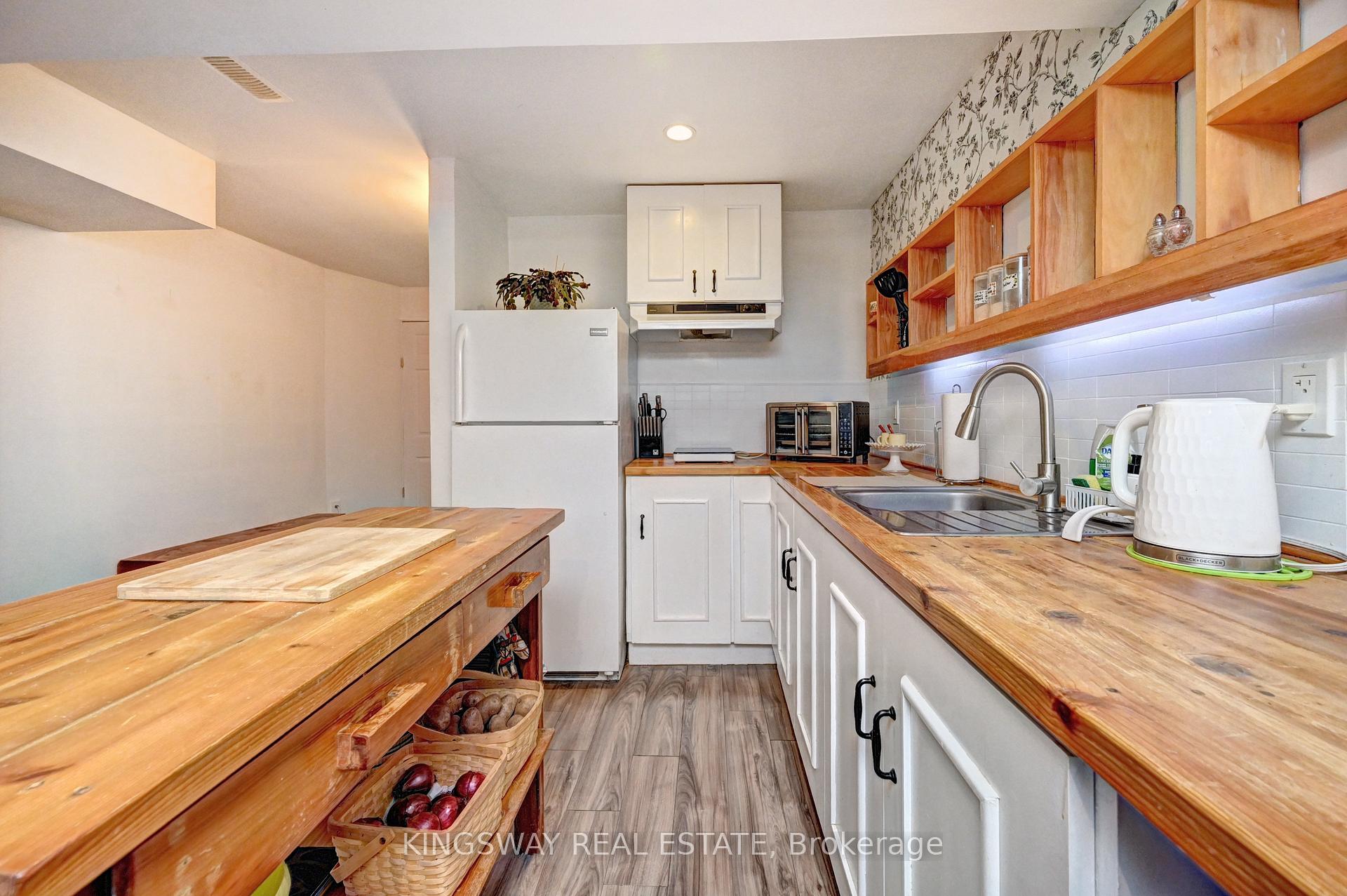 Photo 45 of 222 Baldwin Drive, Cambridge, Silver Heights — HOMEH