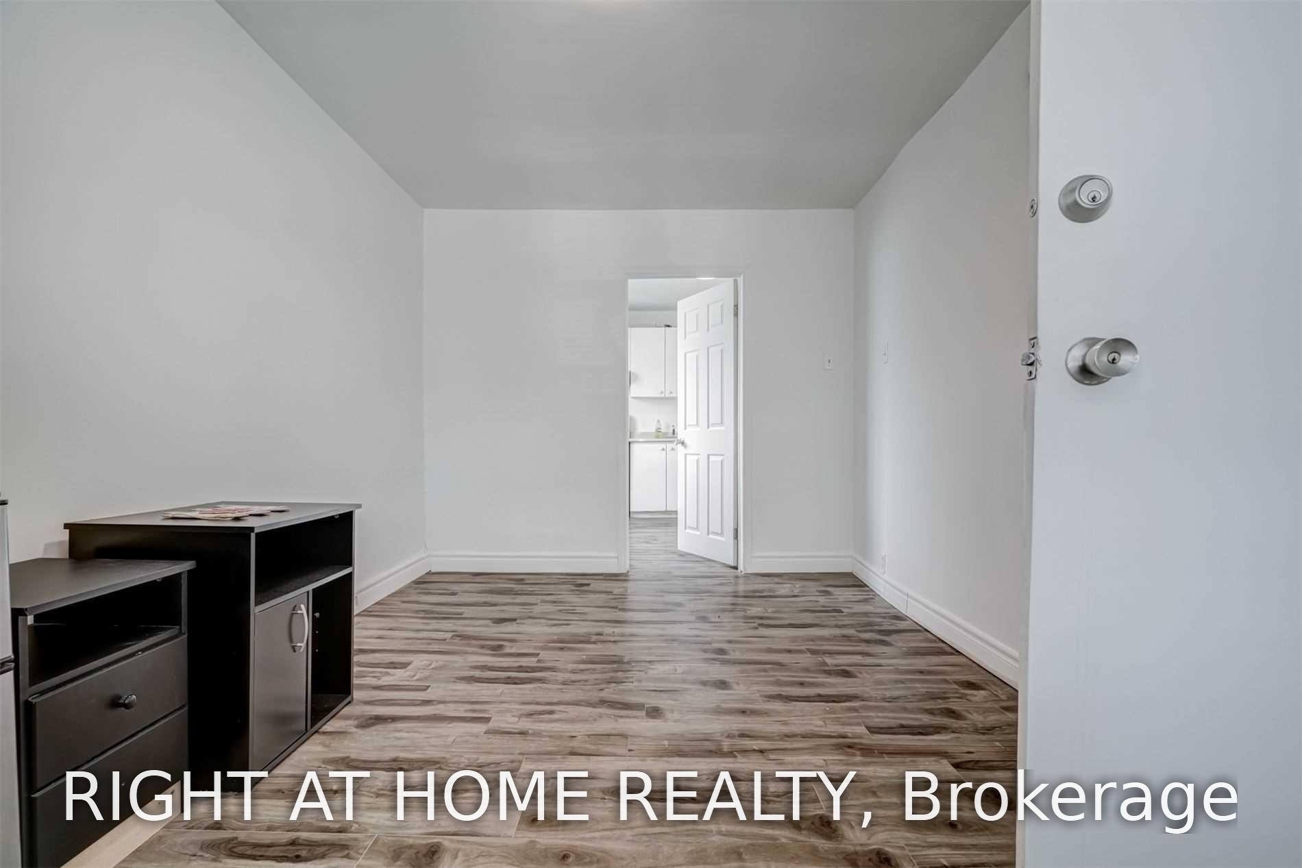 Photo 5 of 54 Byng Avenue, Scarborough, Oakridge — HOMEH
