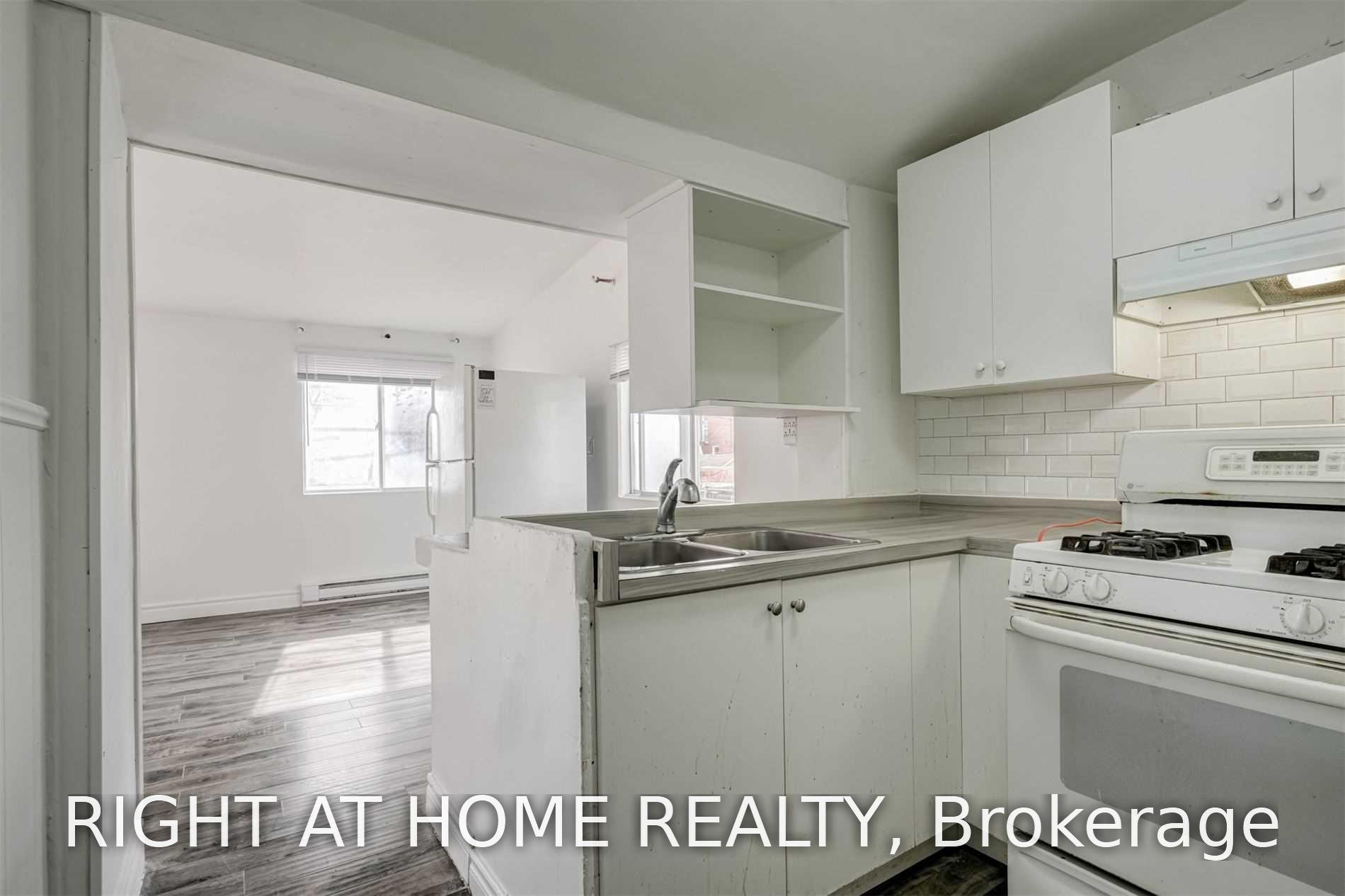 Photo 15 of 54 Byng Avenue, Scarborough, Oakridge — HOMEH