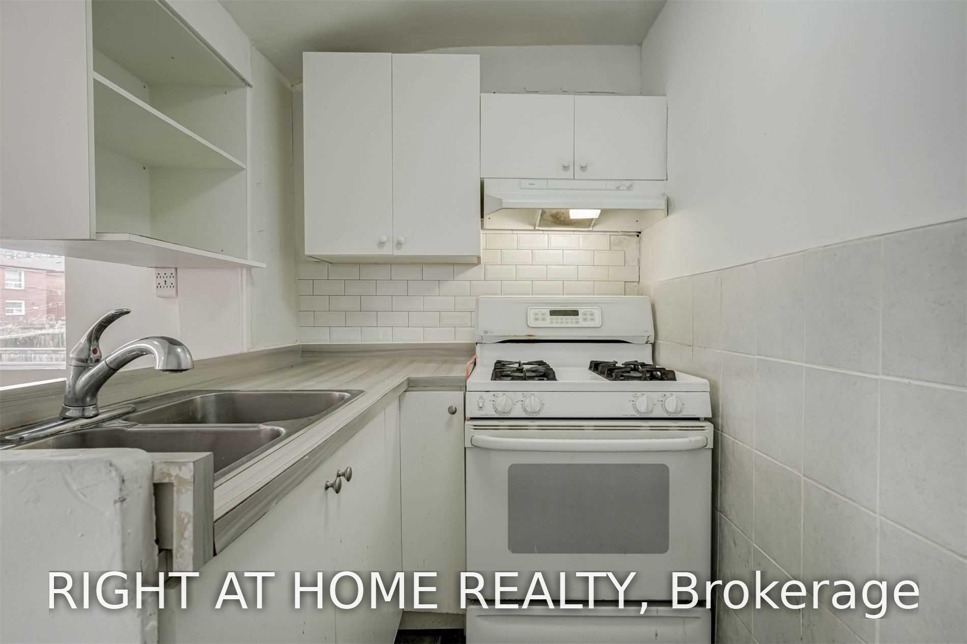 Photo 17 of 54 Byng Avenue, Scarborough, Oakridge — HOMEH