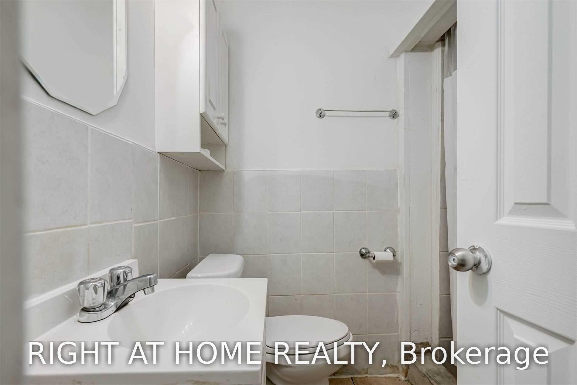 Photo 21 of 54 Byng Avenue, Scarborough, Oakridge — HOMEH