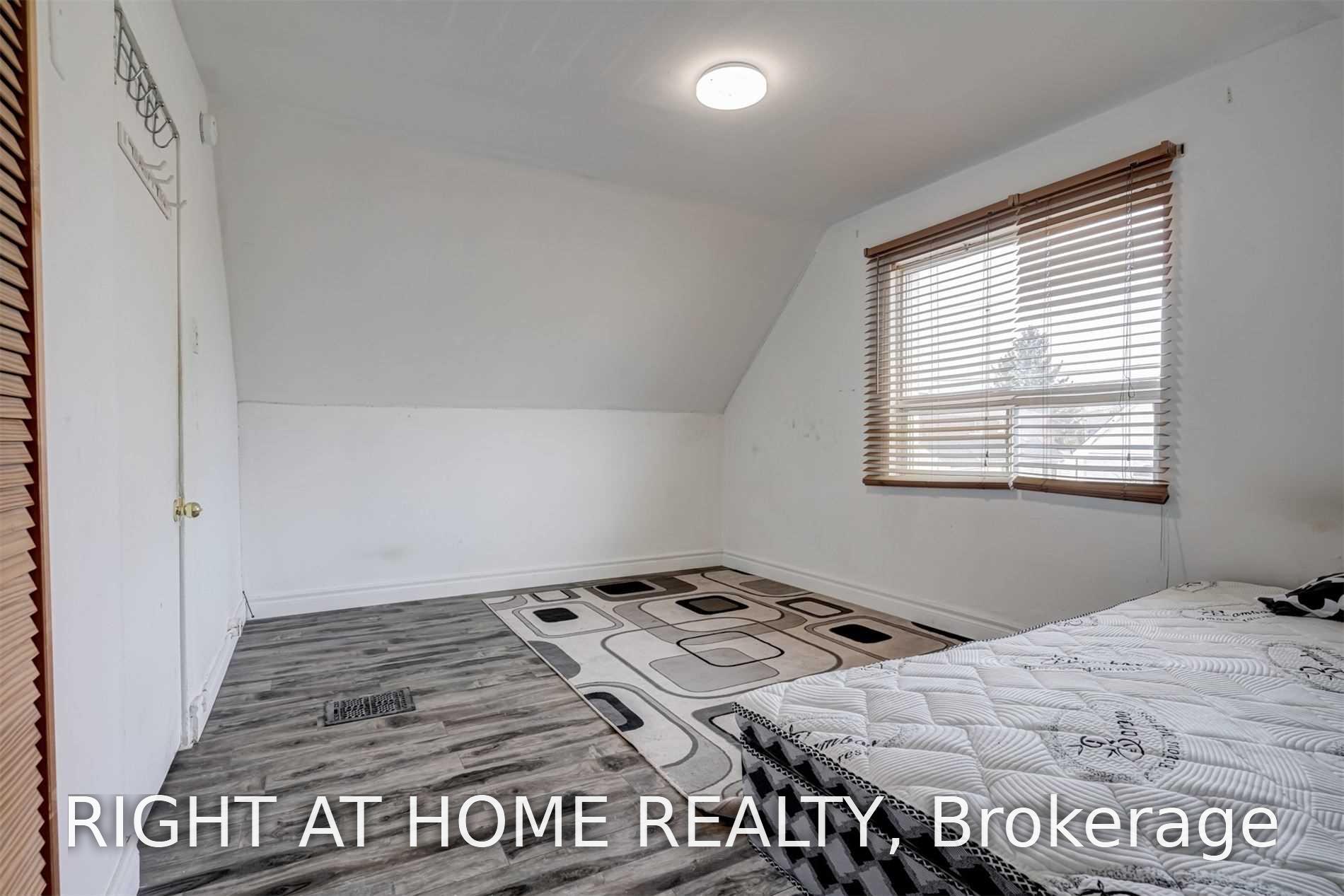 Photo 24 of 54 Byng Avenue, Scarborough, Oakridge — HOMEH