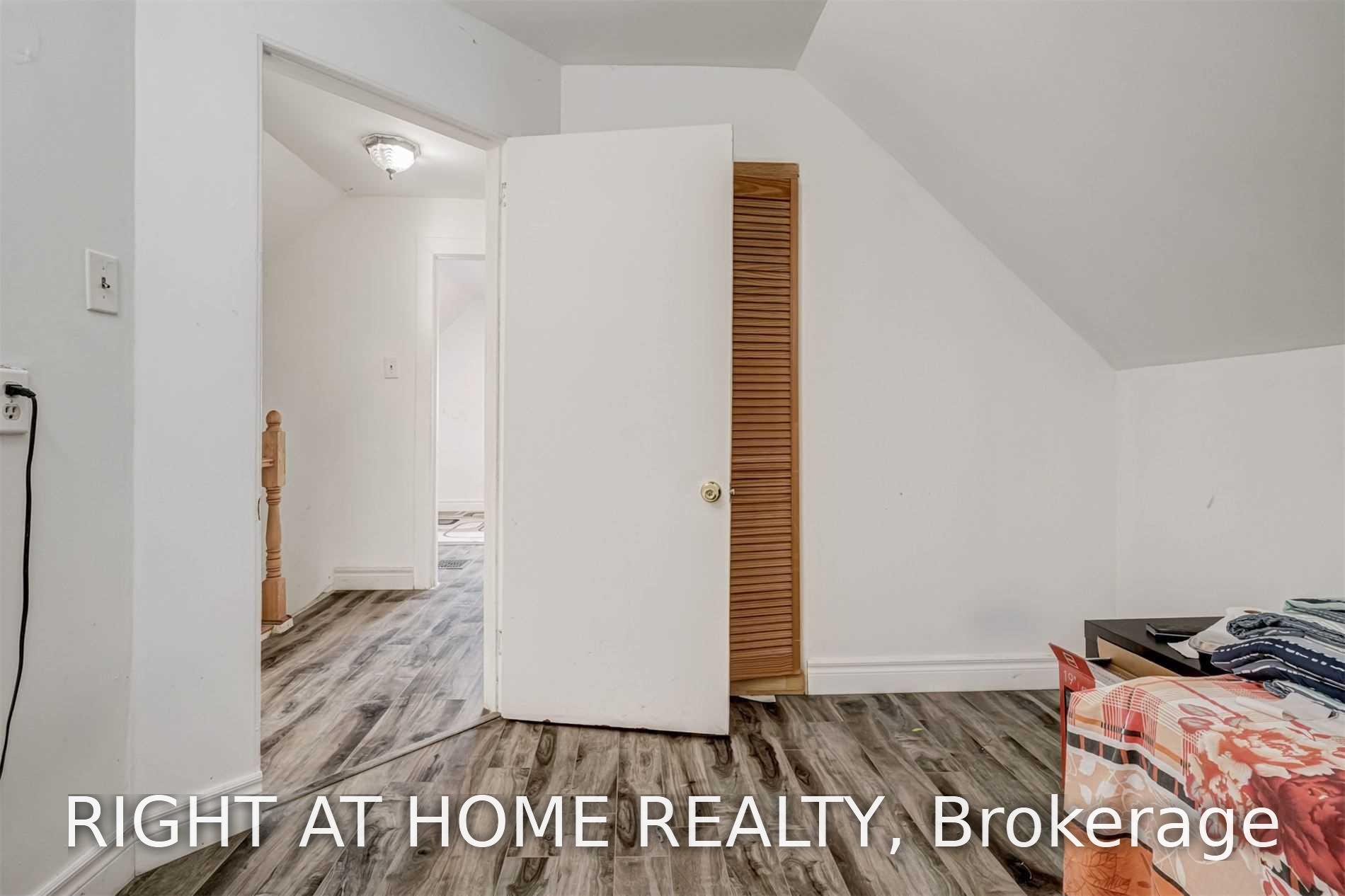 Photo 26 of 54 Byng Avenue, Scarborough, Oakridge — HOMEH