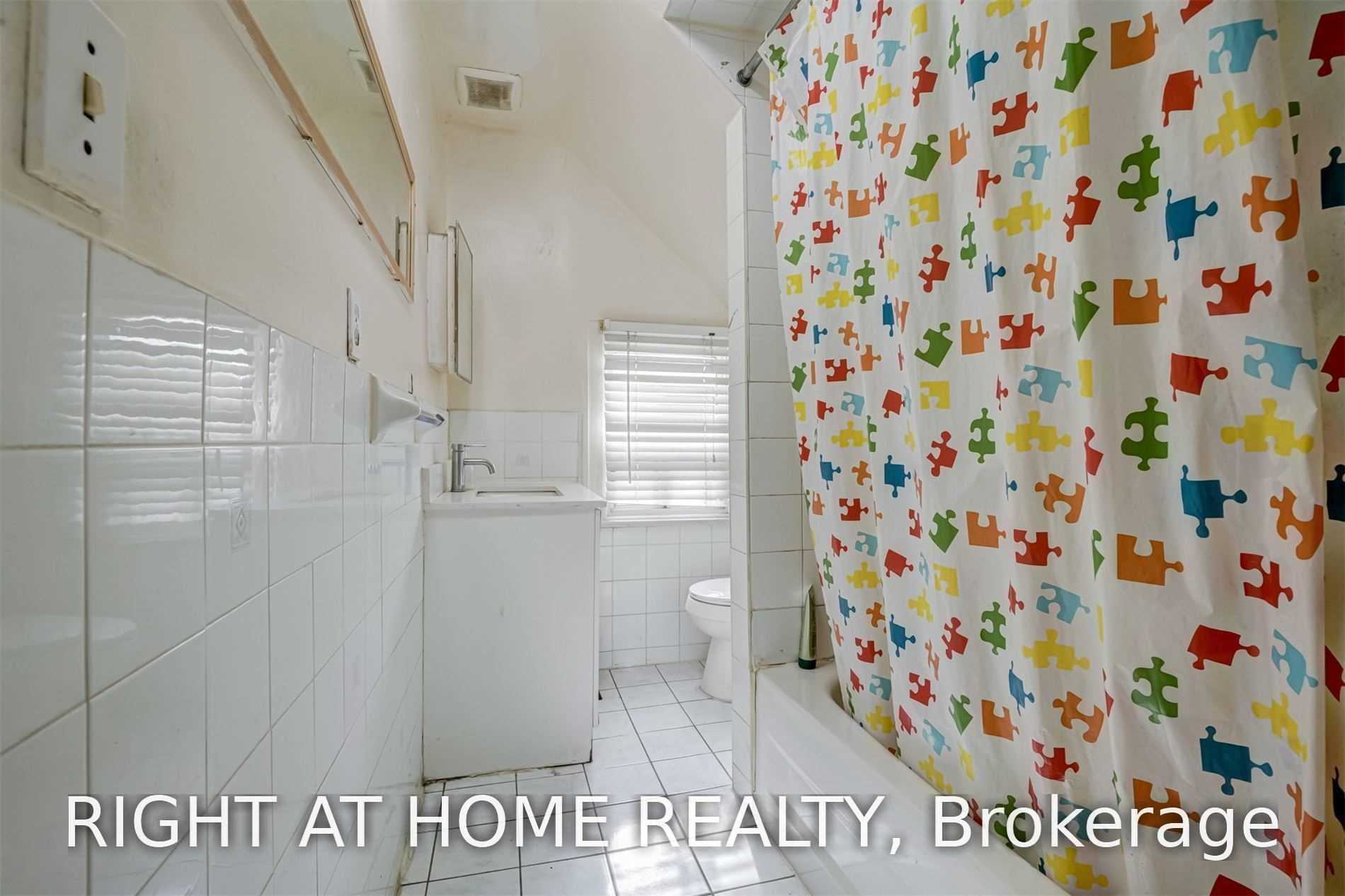 Photo 27 of 54 Byng Avenue, Scarborough, Oakridge — HOMEH
