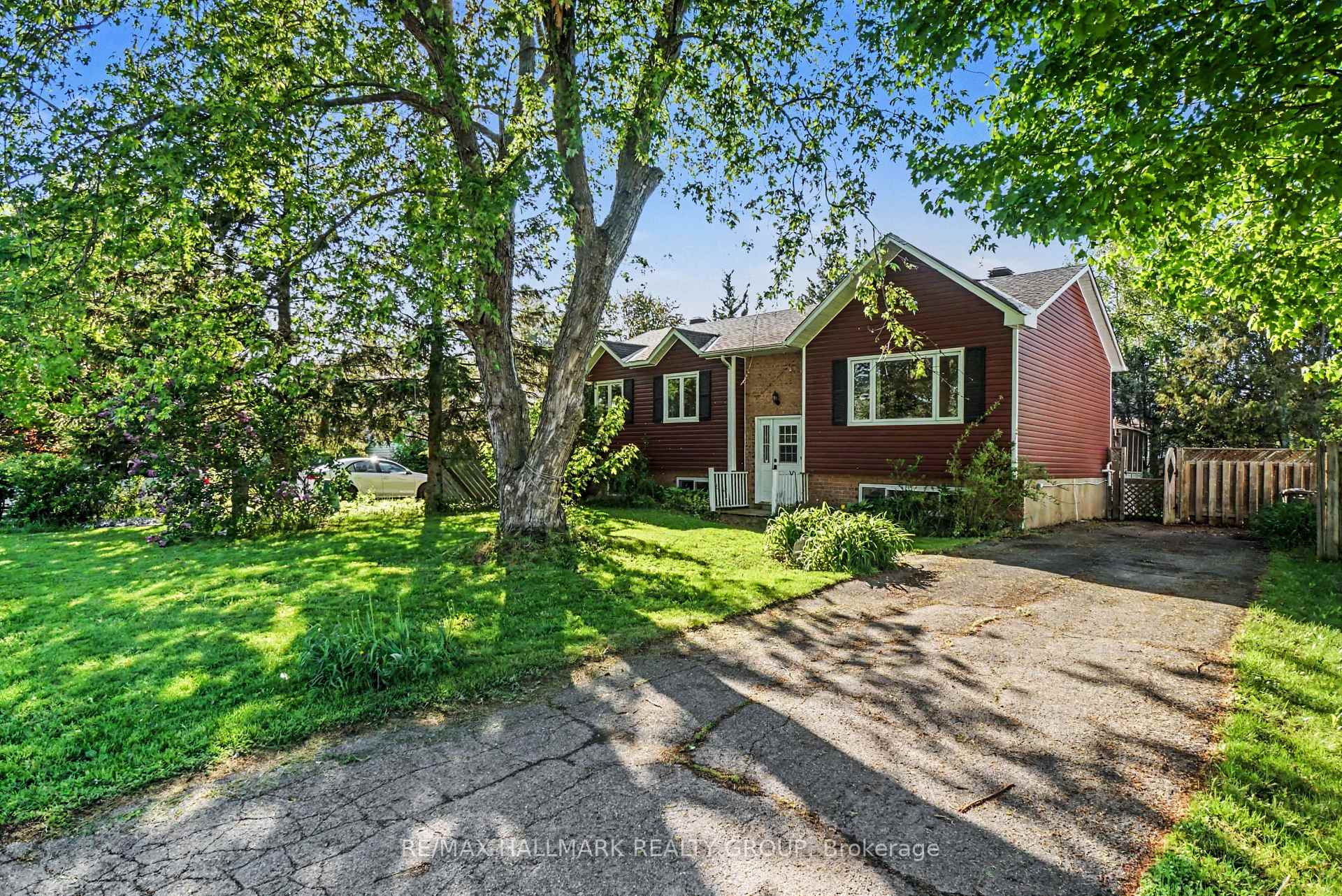 Photo 2 of 52 Castlebeau Street, Russell, Embrun — HOMEH