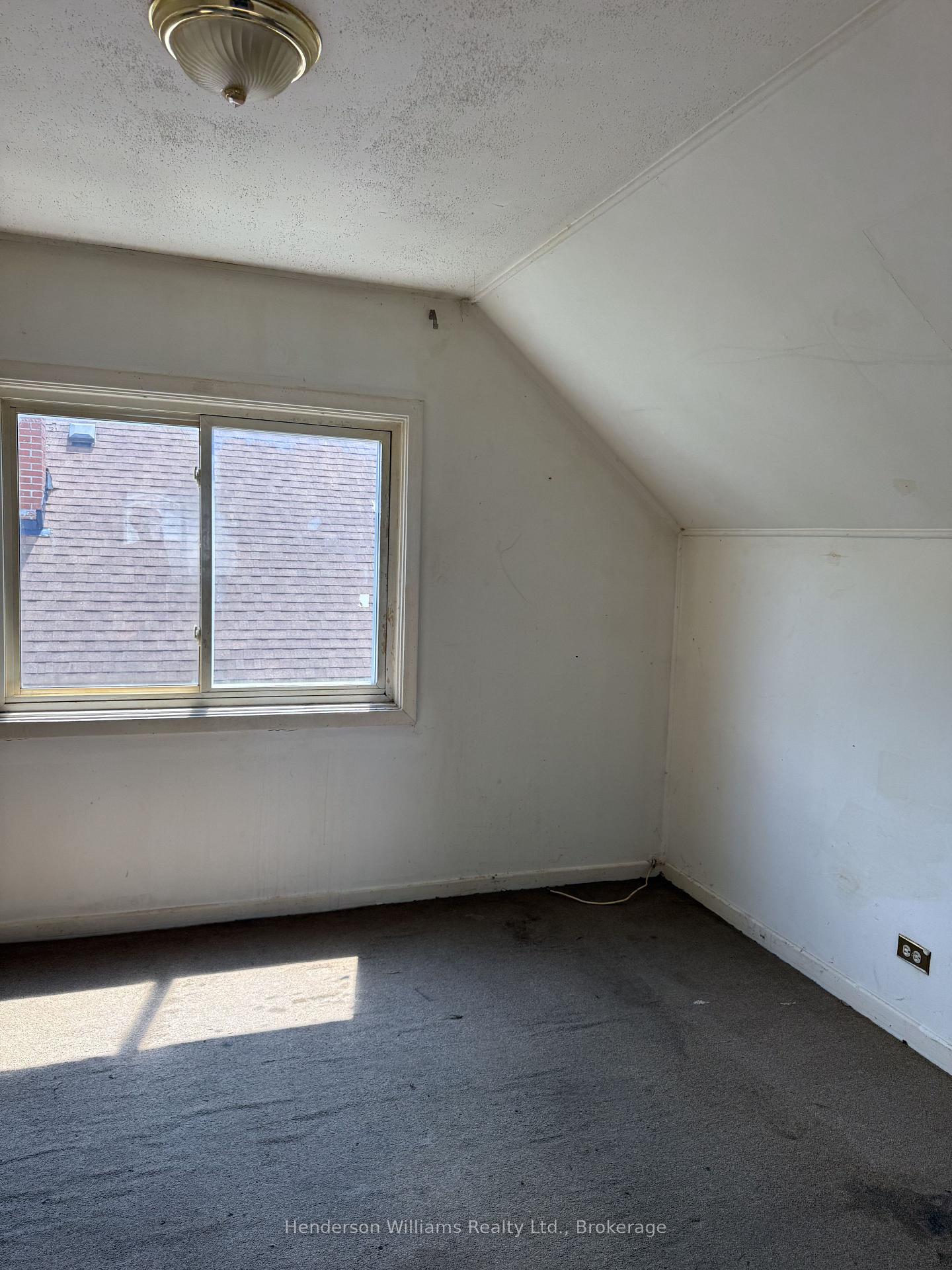 Photo 9 of 122 Golfdale Road, Belleville, Belleville Ward — HOMEH